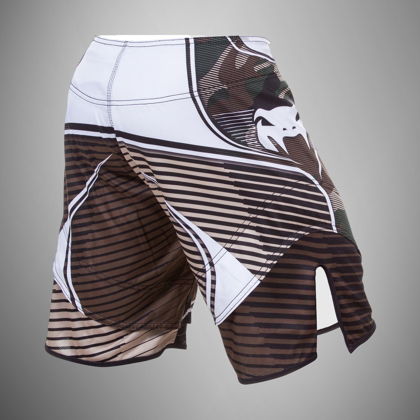 Venum Camo Hero 格斗短裤 – 绿色/棕色