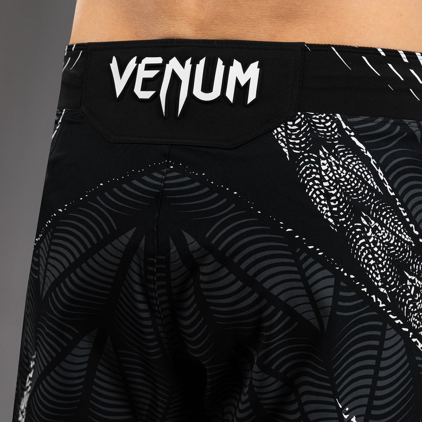 男士款UFC Zenith by Venum 黑色正品实战格斗短裤