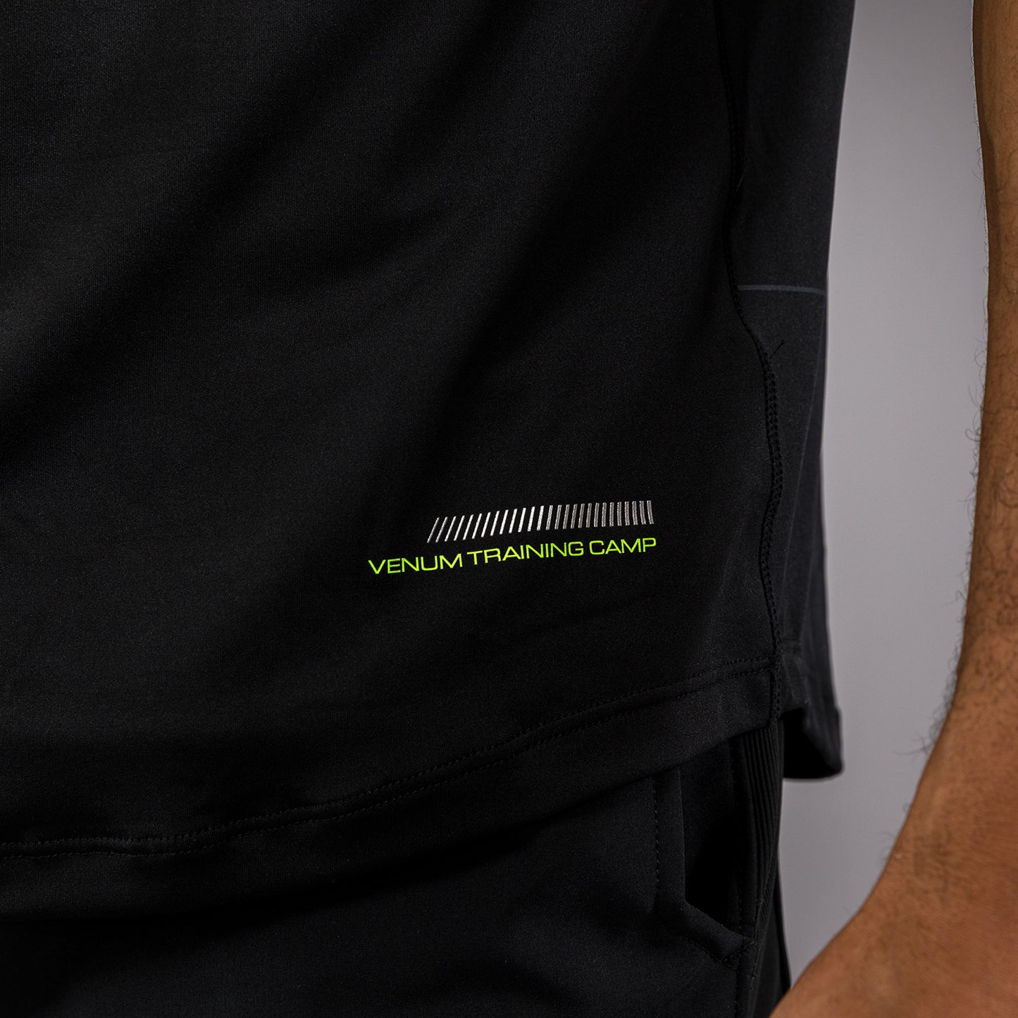 Venum Training Camp 4.0 Dry Tech T恤 – 黑色/荧光绿