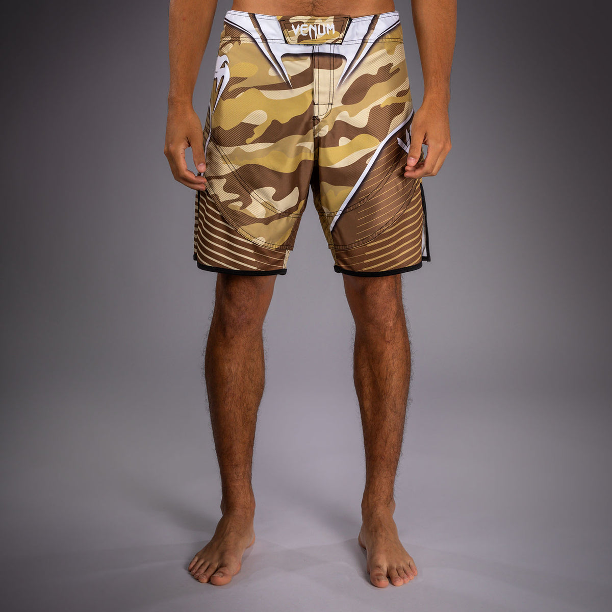 Venum Camo Hero 格斗短裤 - 浅米色/棕色