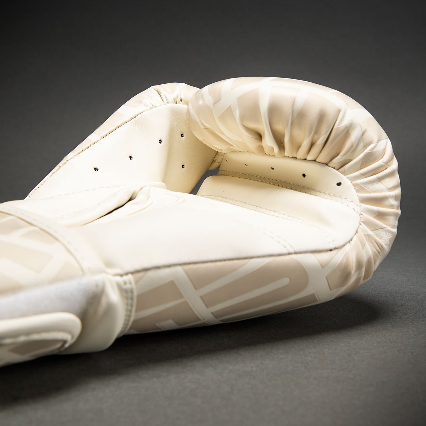 Venum Contender 1.5 XT 3D 拳击手套 – 奶油色