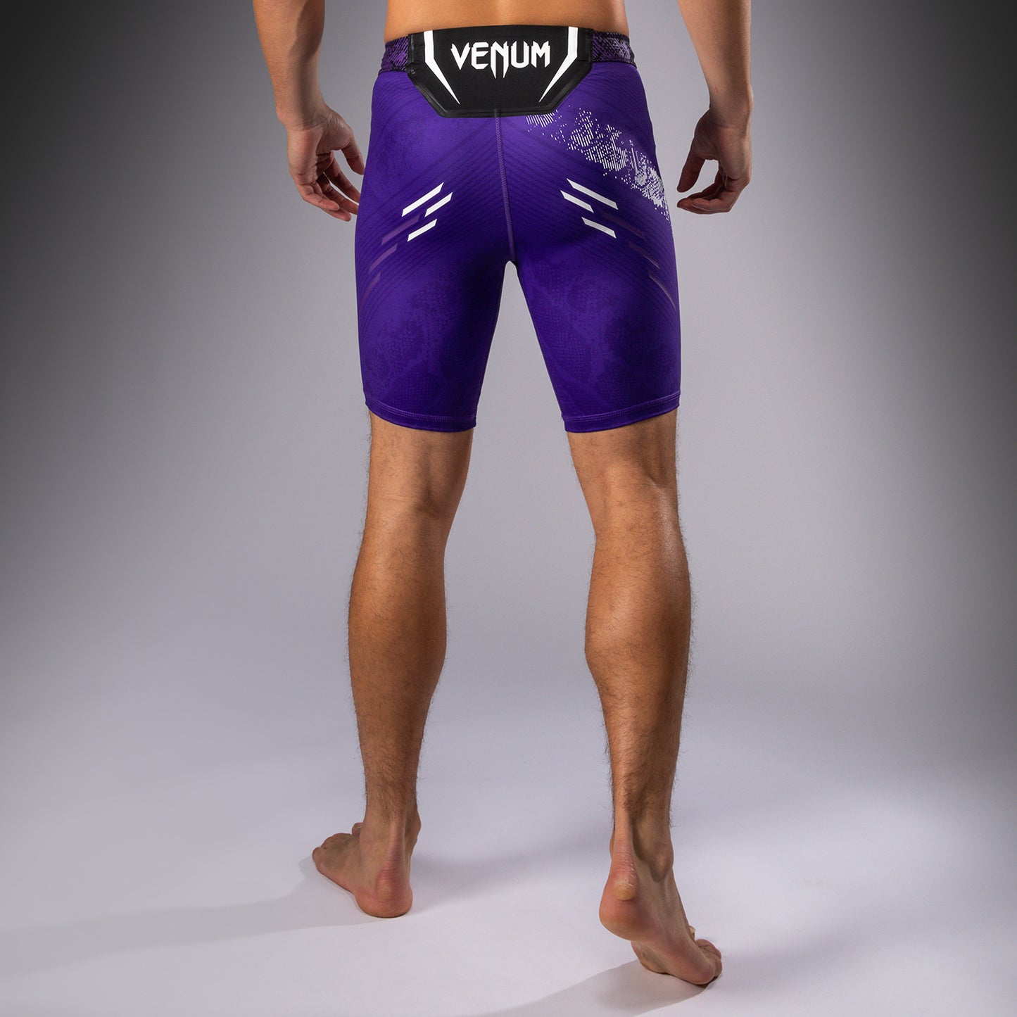 UFC Adrenaline by Venum Authentic Fight Night 男士综合格斗短裤 – 紫色