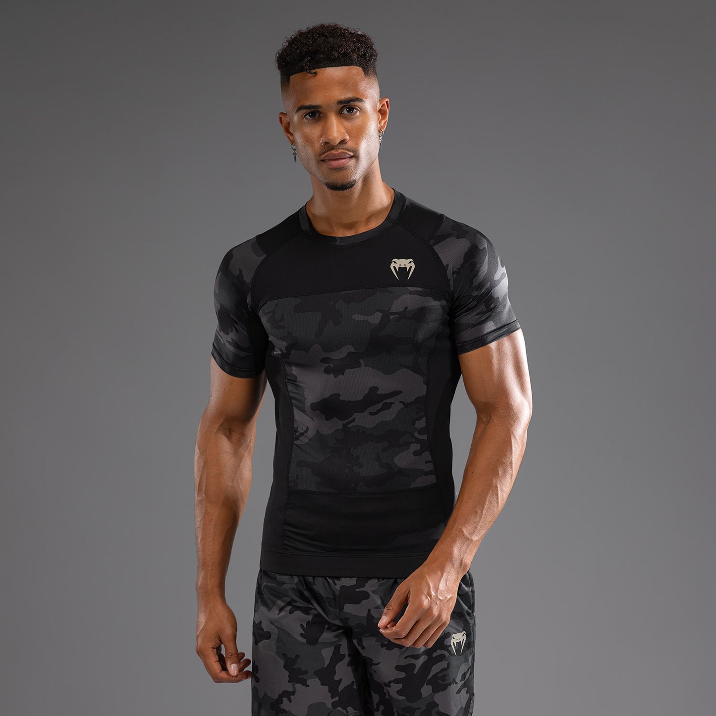 Venum G-Fit Air 男士短袖紧身防磨衣 – 数字城市迷彩