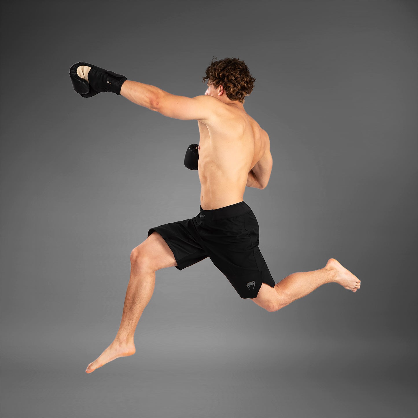 Venum G-Fit Air 格斗短裤 – 黑色