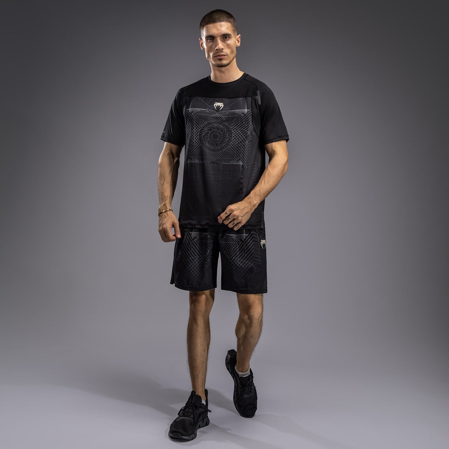 Venum G-Fit Air 男士 Dry-Tech T恤 – 深黑色/沙色