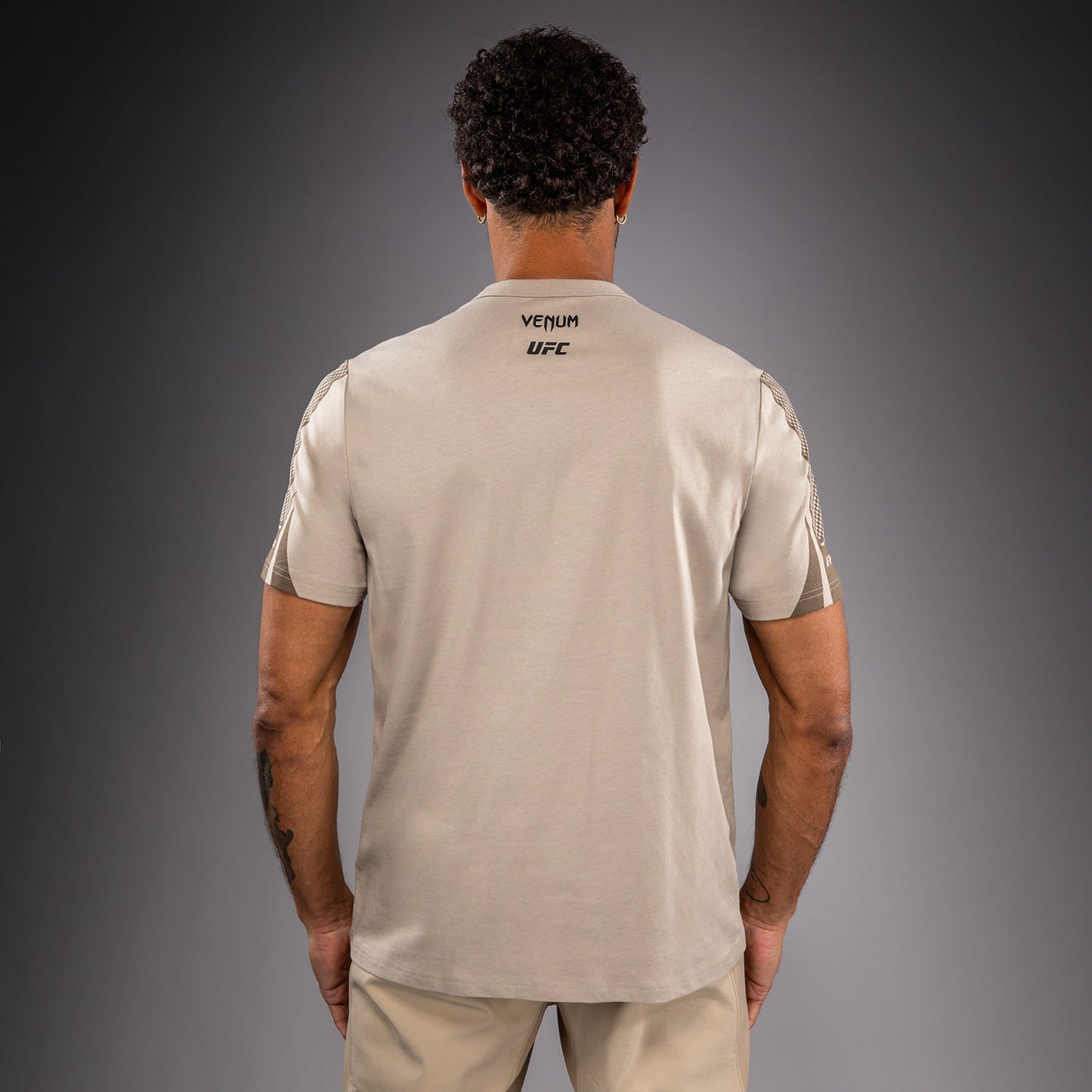Venum UFC Unity by Venum Authentic Fight Week 男子短袖T恤 - 沙色