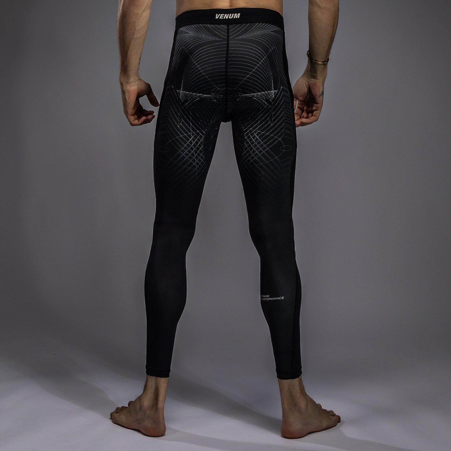 Venum G-Fit Air 男士紧身裤 – 深黑色/沙漠沙色