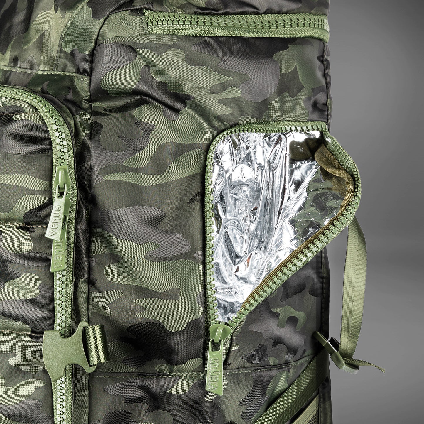 Venum Challenger Xtrem 背包 (50-63L) – 卡其色/迷彩色