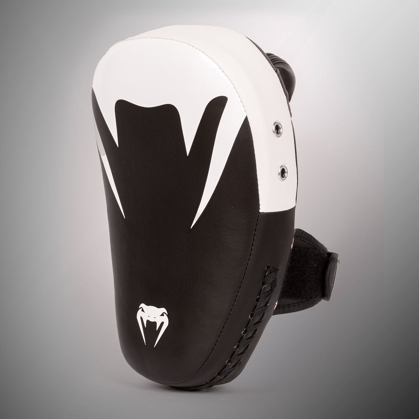 Venum Kick Boxing Gear 2.0 微纤维小拳击手套 – 黑色/白色