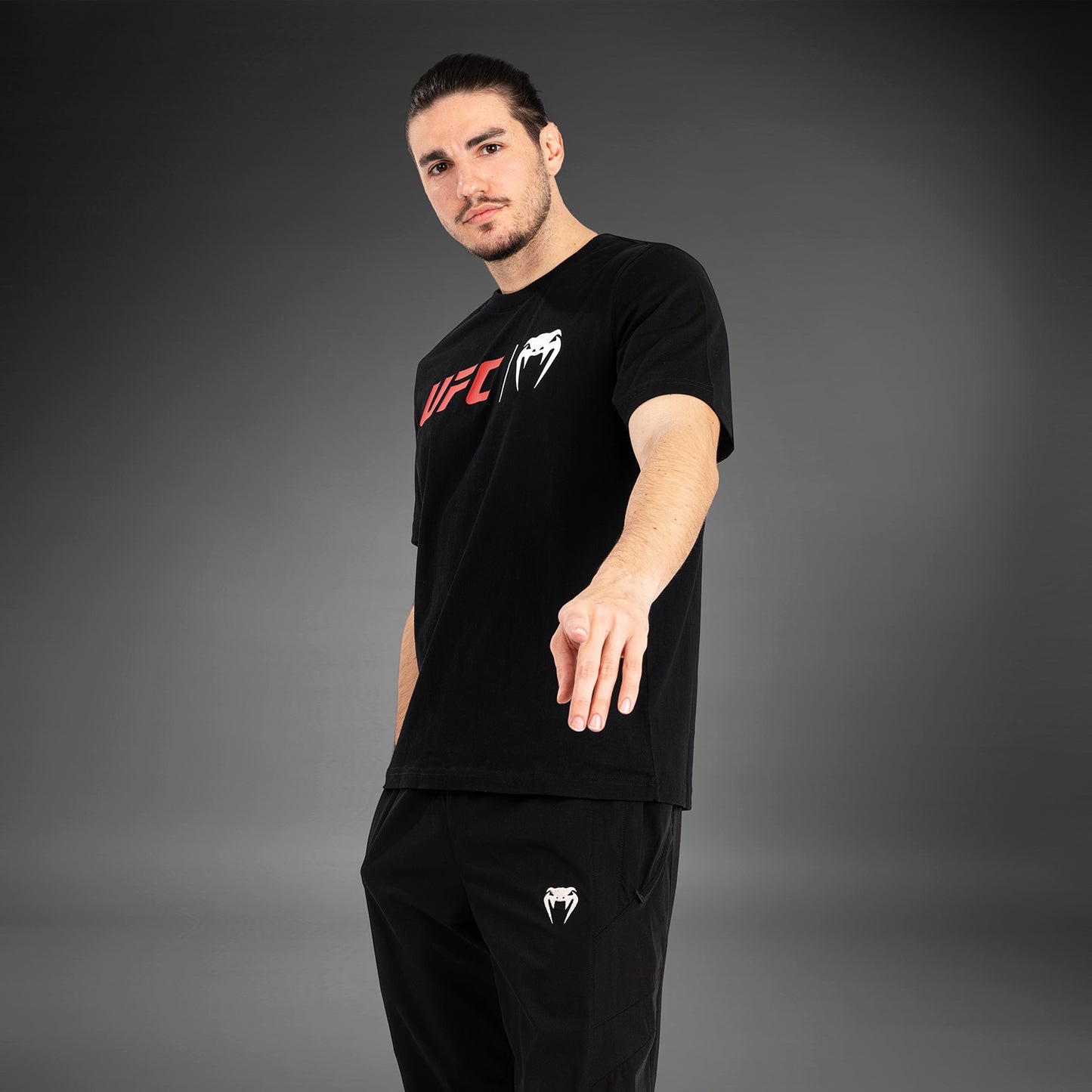 UFC Venum Classic T恤 – 黑色/红色