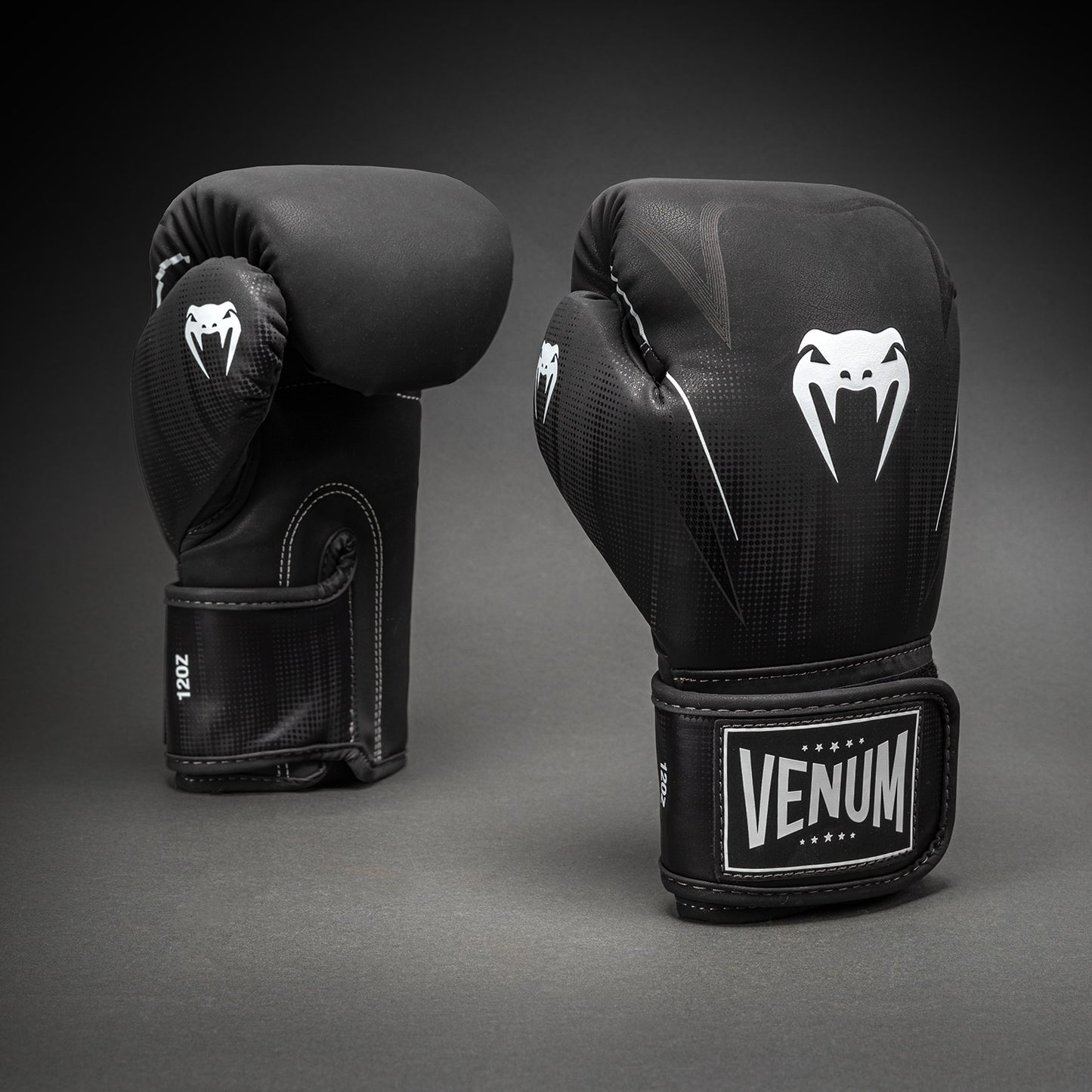 Venum Stealth 拳击手套 – 黑色/白色