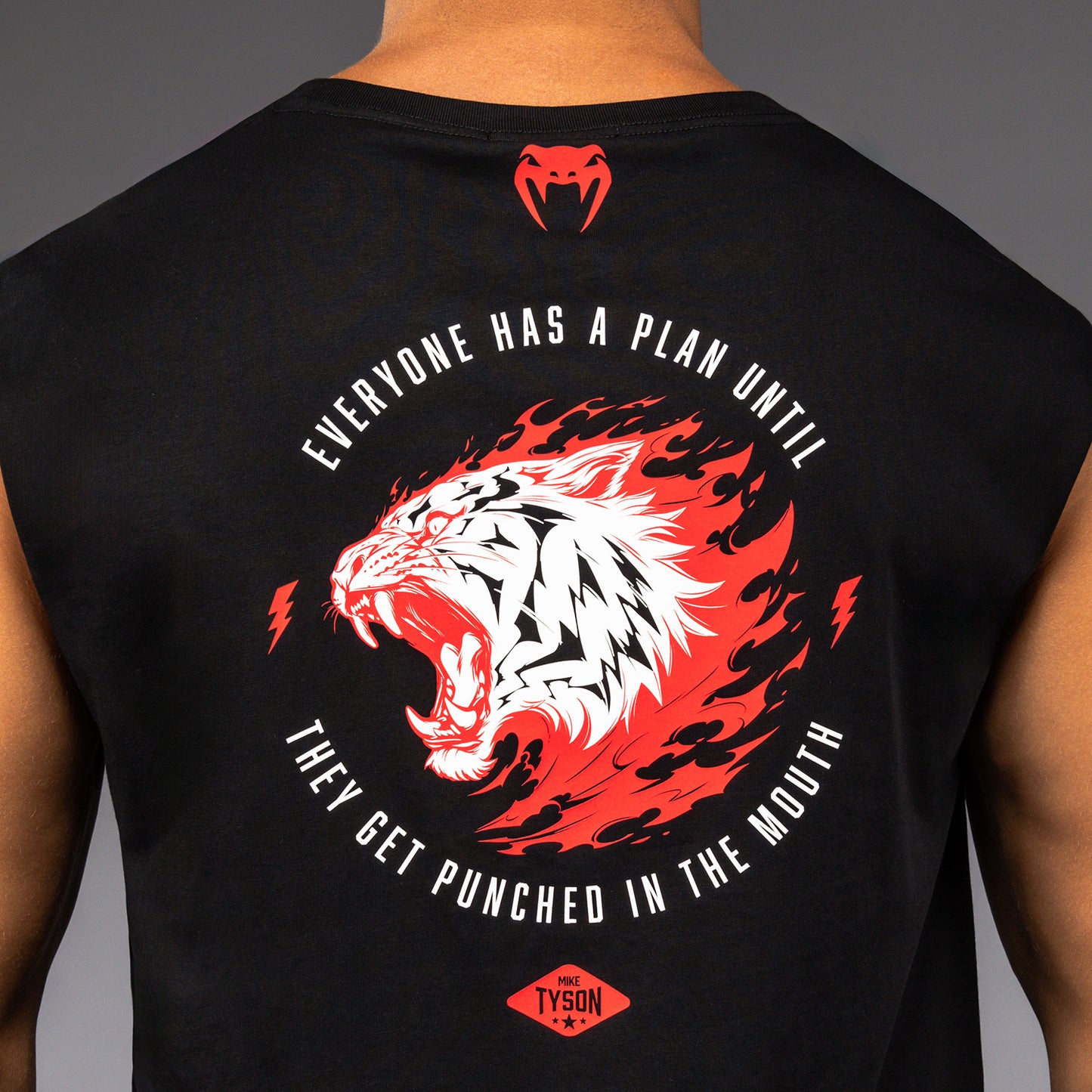 Venum x Mike Tyson Tiger无袖T恤 – 深黑色