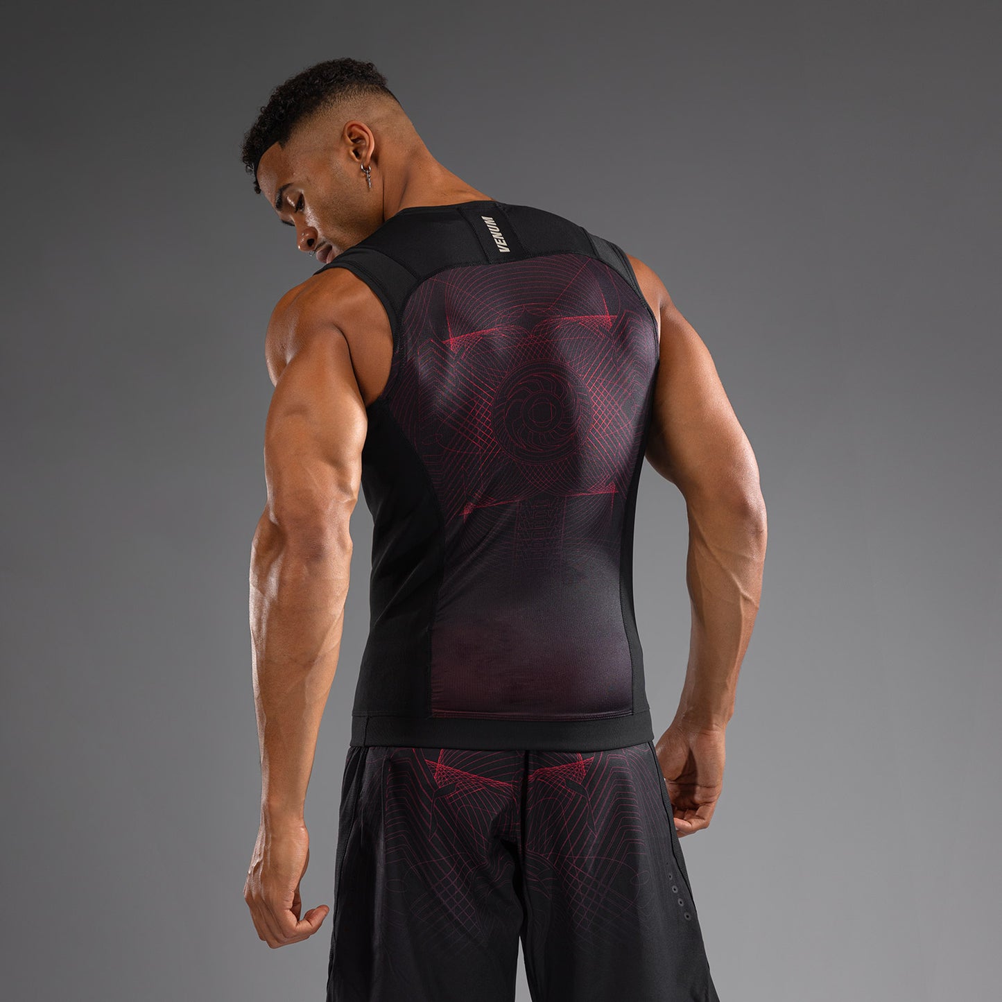 Venum G-Fit Air 男士无袖紧身防磨衣 – 深黑色/火红色