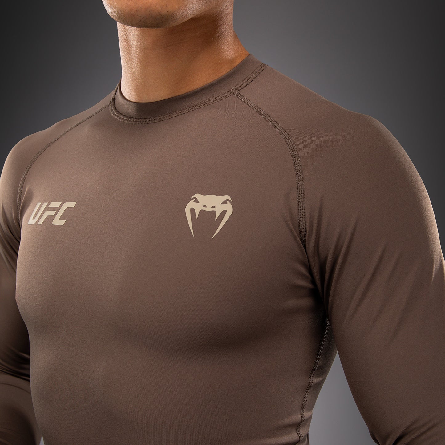 Venum UFC Unity by Venum Authentic Fight Week 男子功能长袖紧身防磨衣 - 棕色