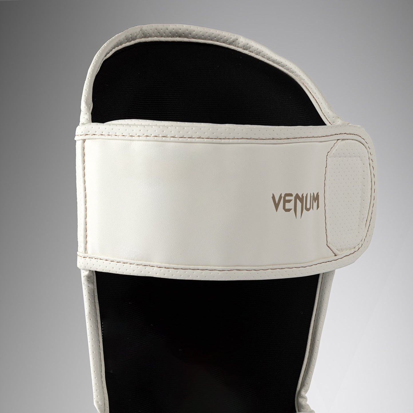 Venum Impact Evo Scales 护胫 – 象牙色