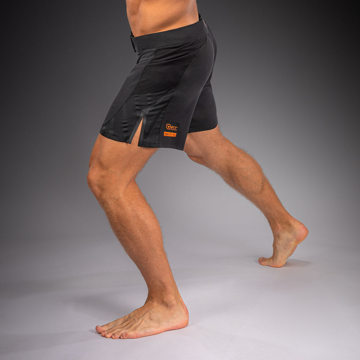 Venum G-Fit Revolution 格斗短裤 - 黑色/铜色