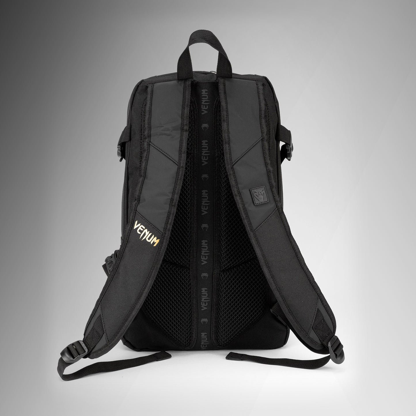 Venum Challenger Pro Evo 背包（20-25L）– 黑色/金色