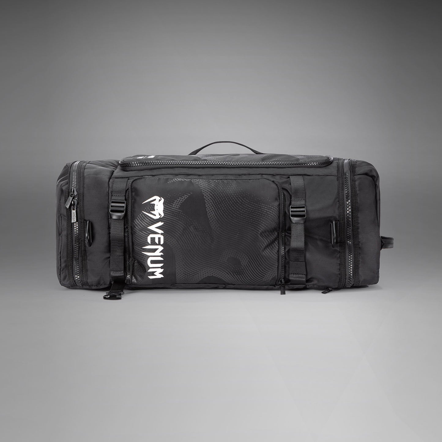 Venum Shockwave 可转换运动包（48L）– 黑色