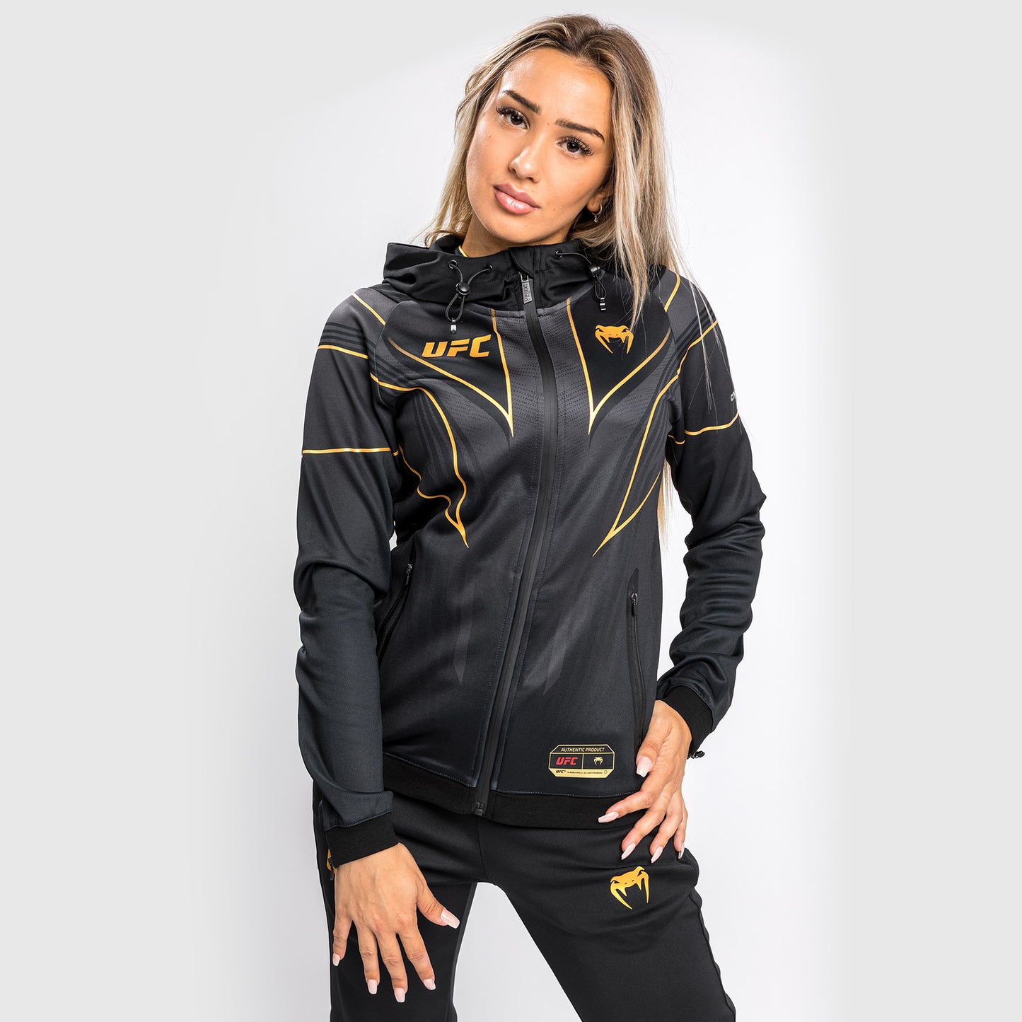 UFC Venum Authentic Fight Night 2.0 女士款冠军连帽衫