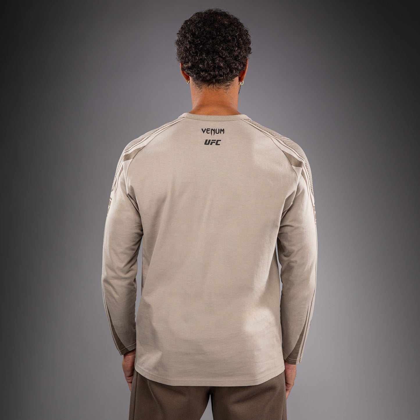 Venum UFC Unity by Venum Authentic Fight Week 男子长袖T恤 - 沙色