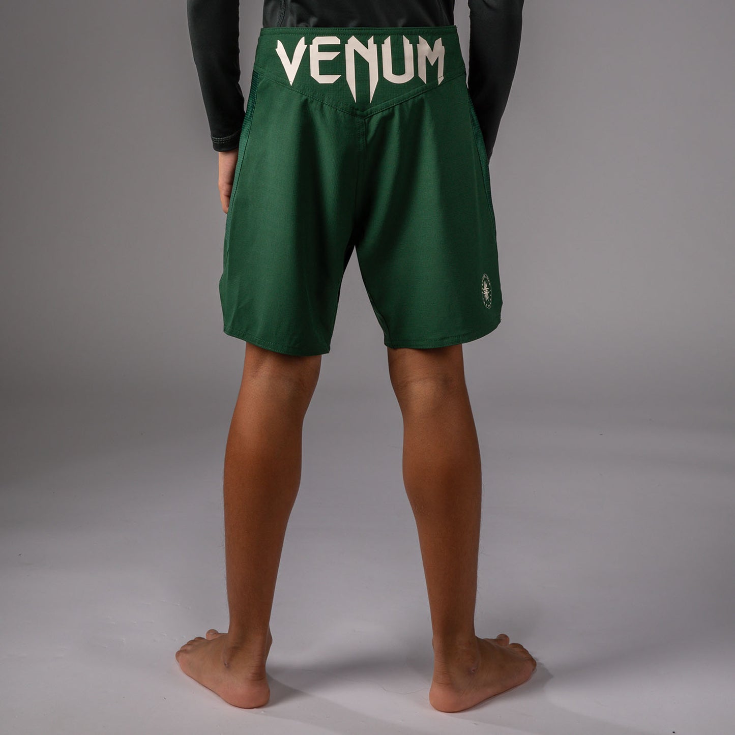 Venum Attack 儿童格斗短裤 – 森林绿/奶白色