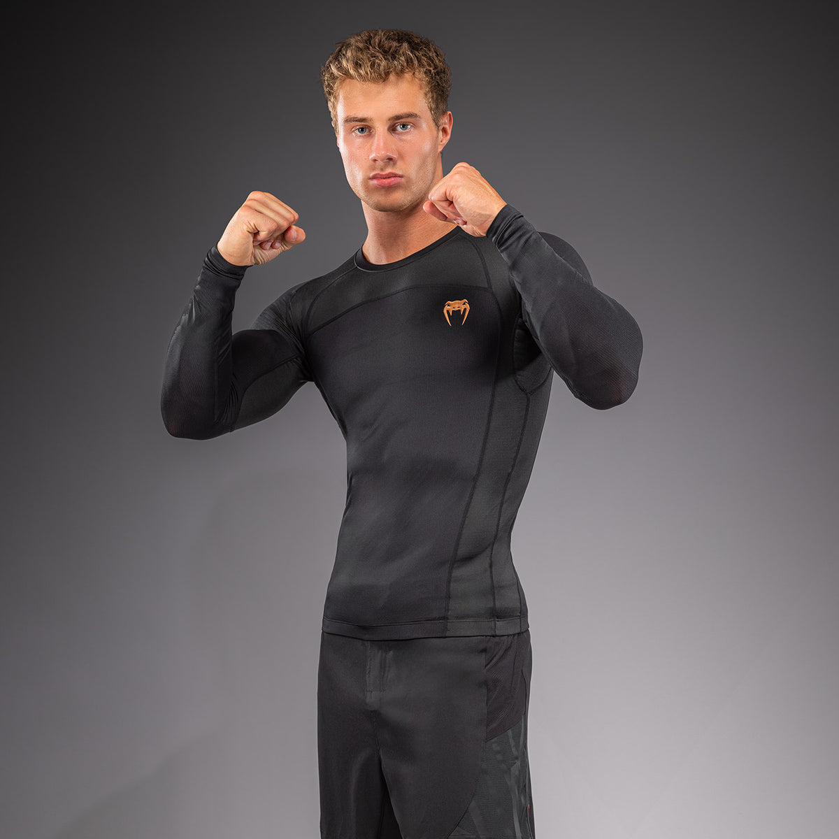 Venum G-Fit Revolution 长袖防磨衣 - 黑色/铜色