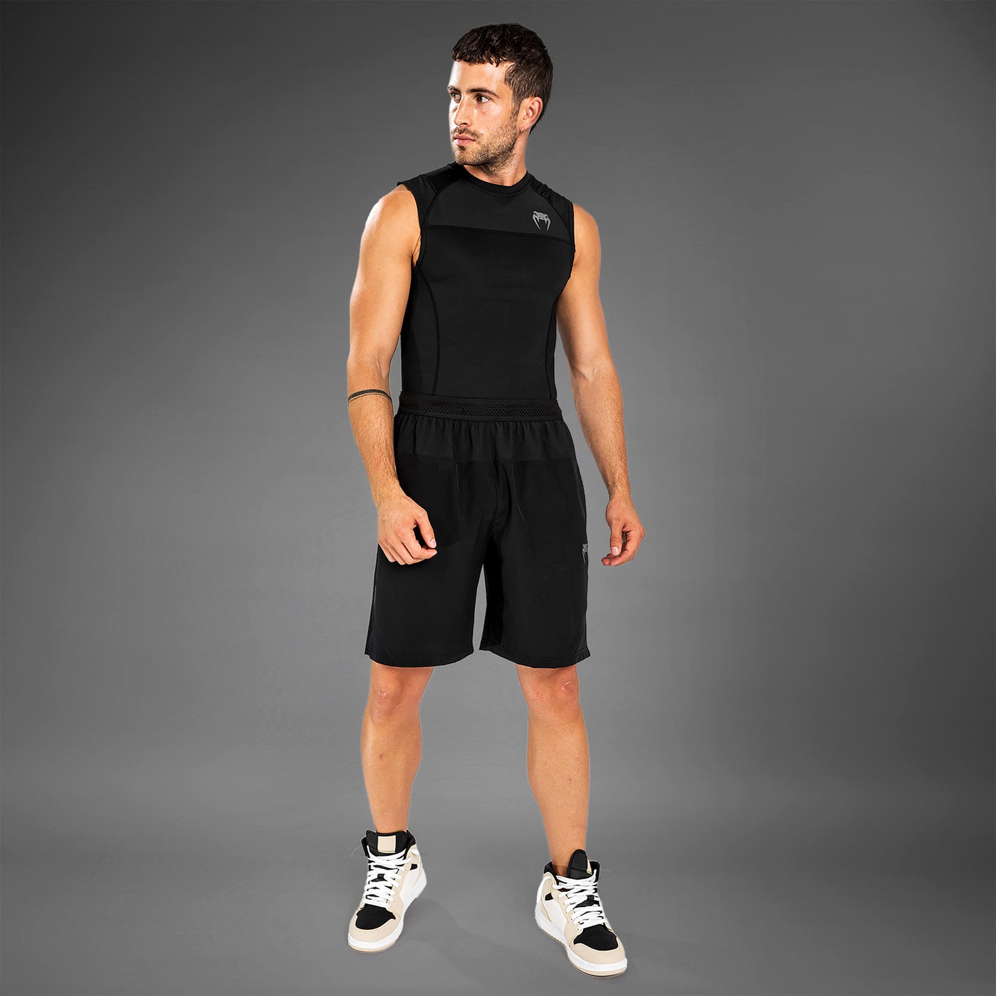 Venum G-Fit Air 紧身防磨衣–无袖–黑色