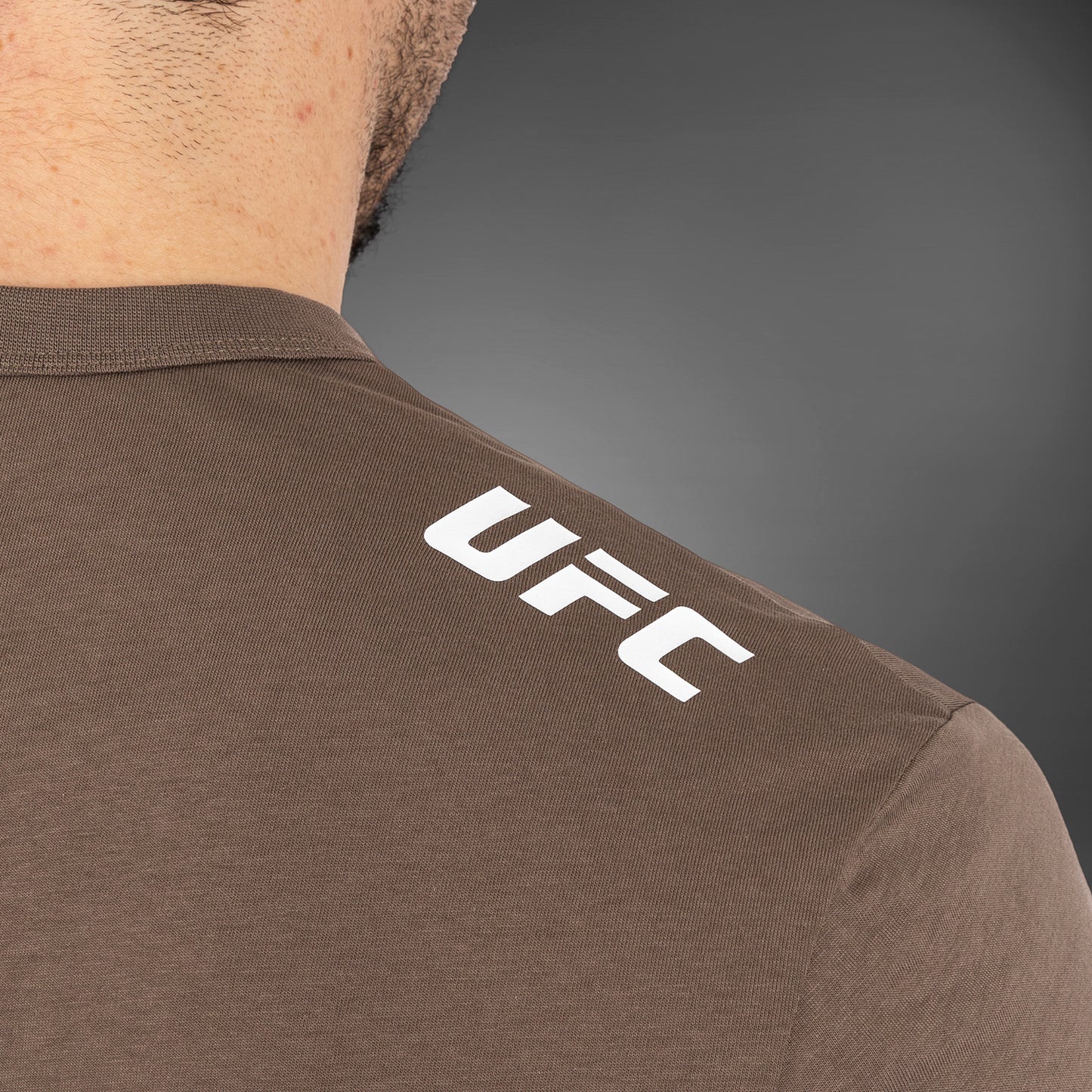 UFC Adrenaline by Venum Fight Week 男士短袖T恤 – 青铜色