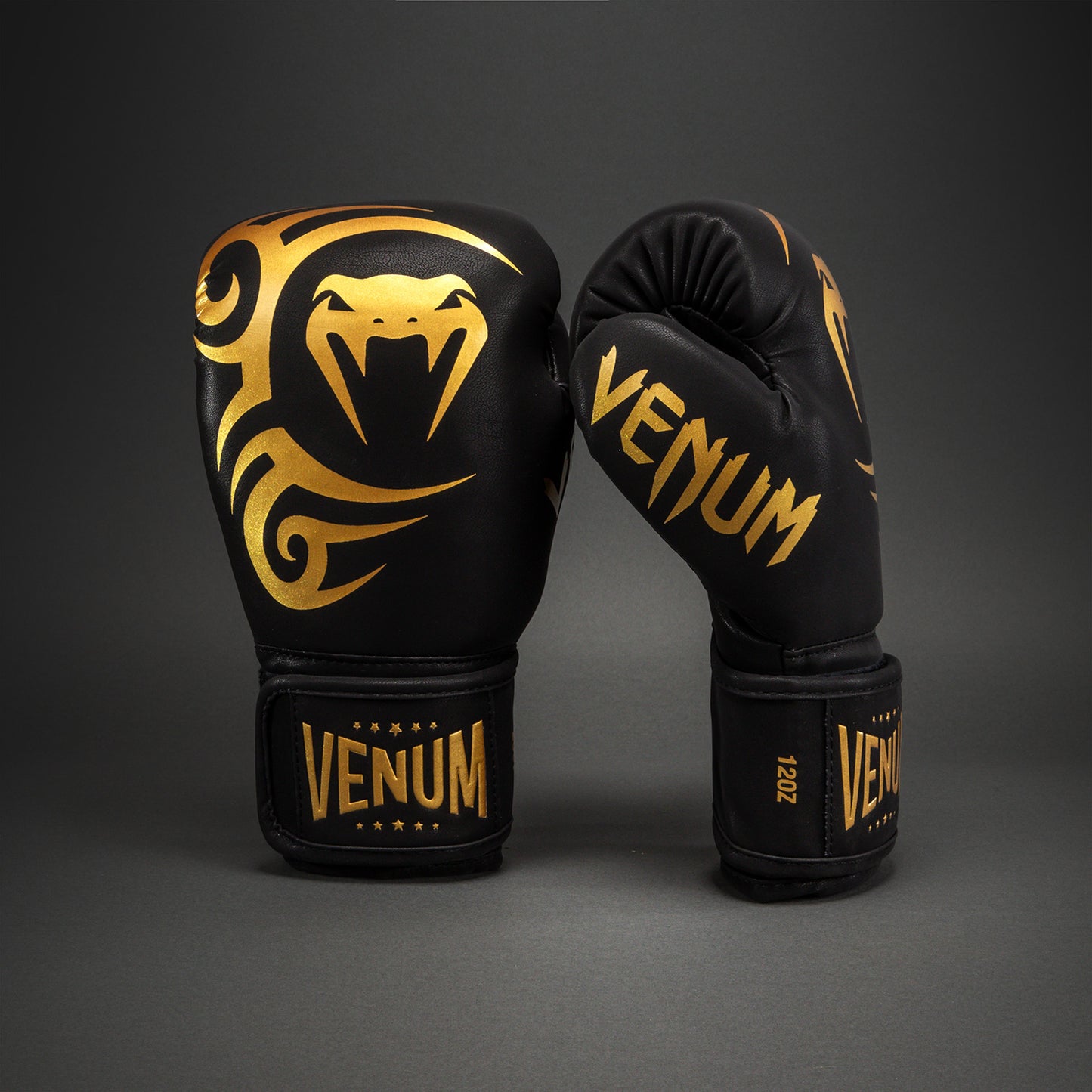 Venum Mike Tyson Replica 拳击手套 – 黑色/金色