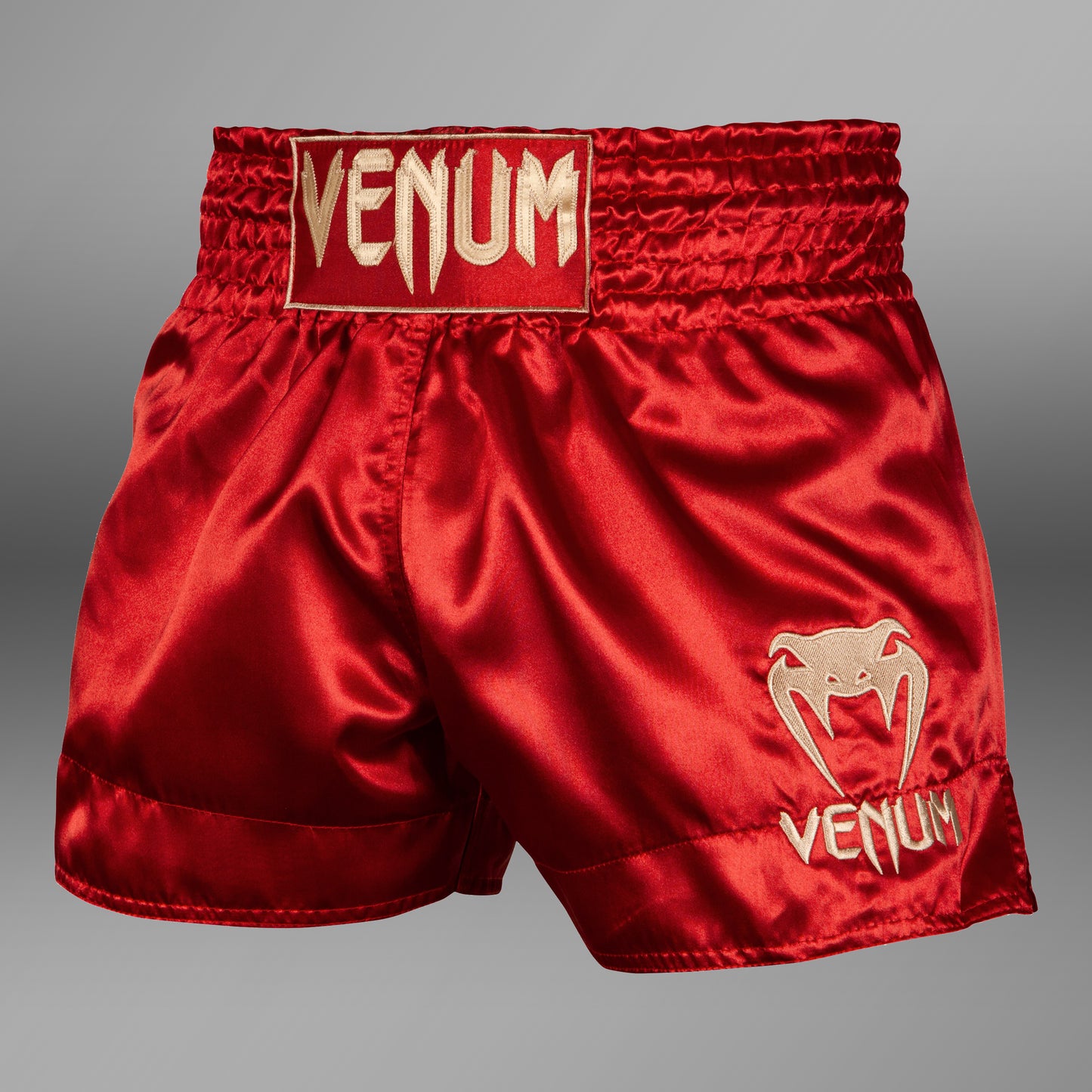 Venum Classic 泰拳短裤 – 酒红色/金色