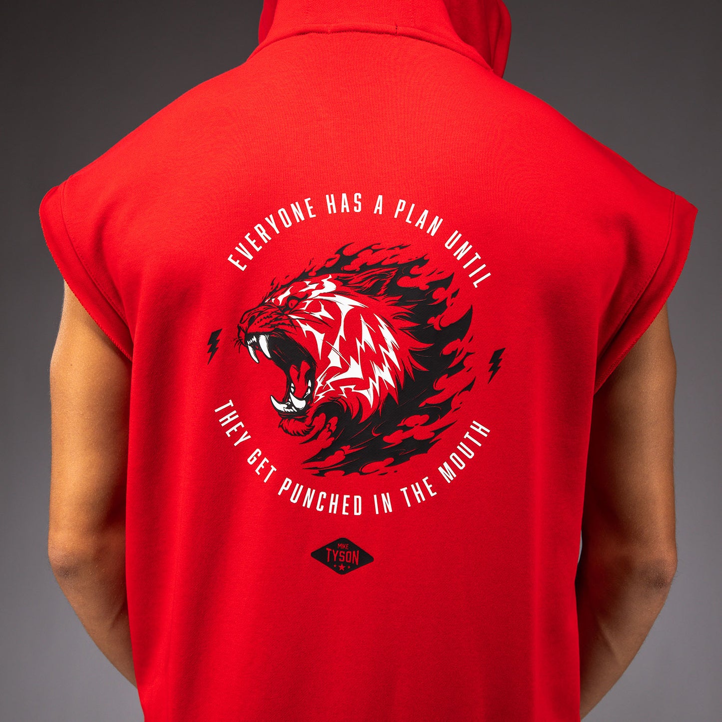 Venum x Mike Tyson: Tiger无袖连帽衫 – 强烈红色/深黑色