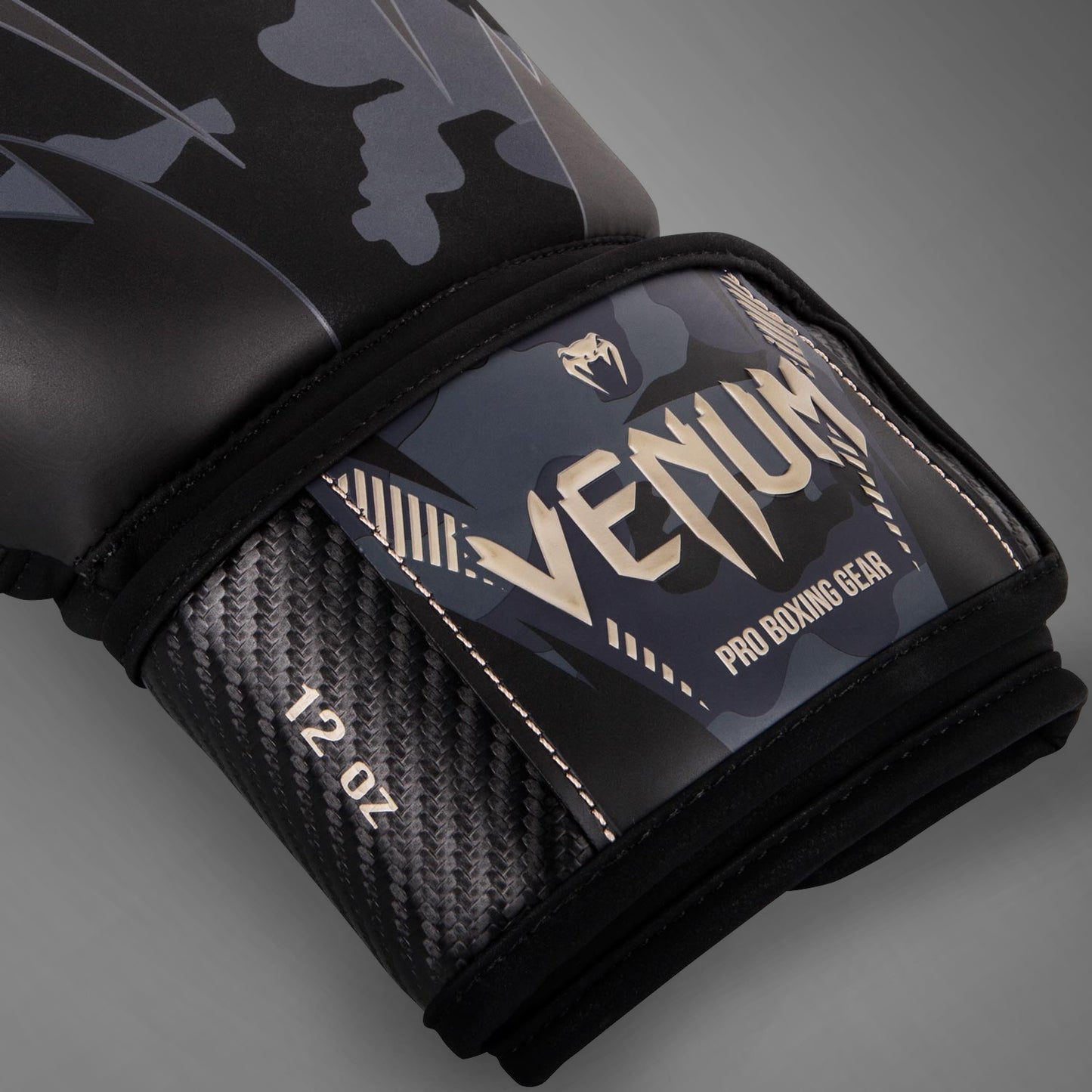Venum Impact 拳击手套 – 深迷彩色/沙色