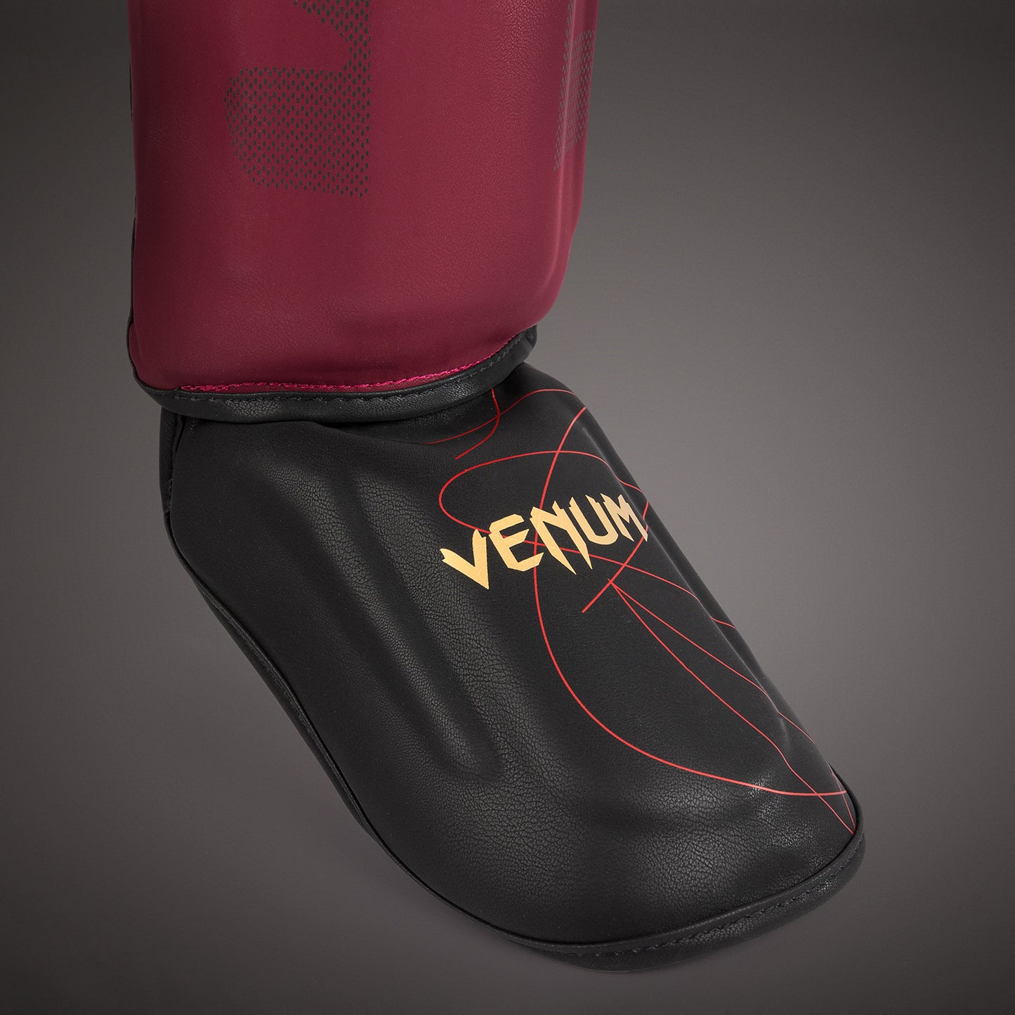 Venum Tactical XT 护胫 – 黑色/酒红色/金色