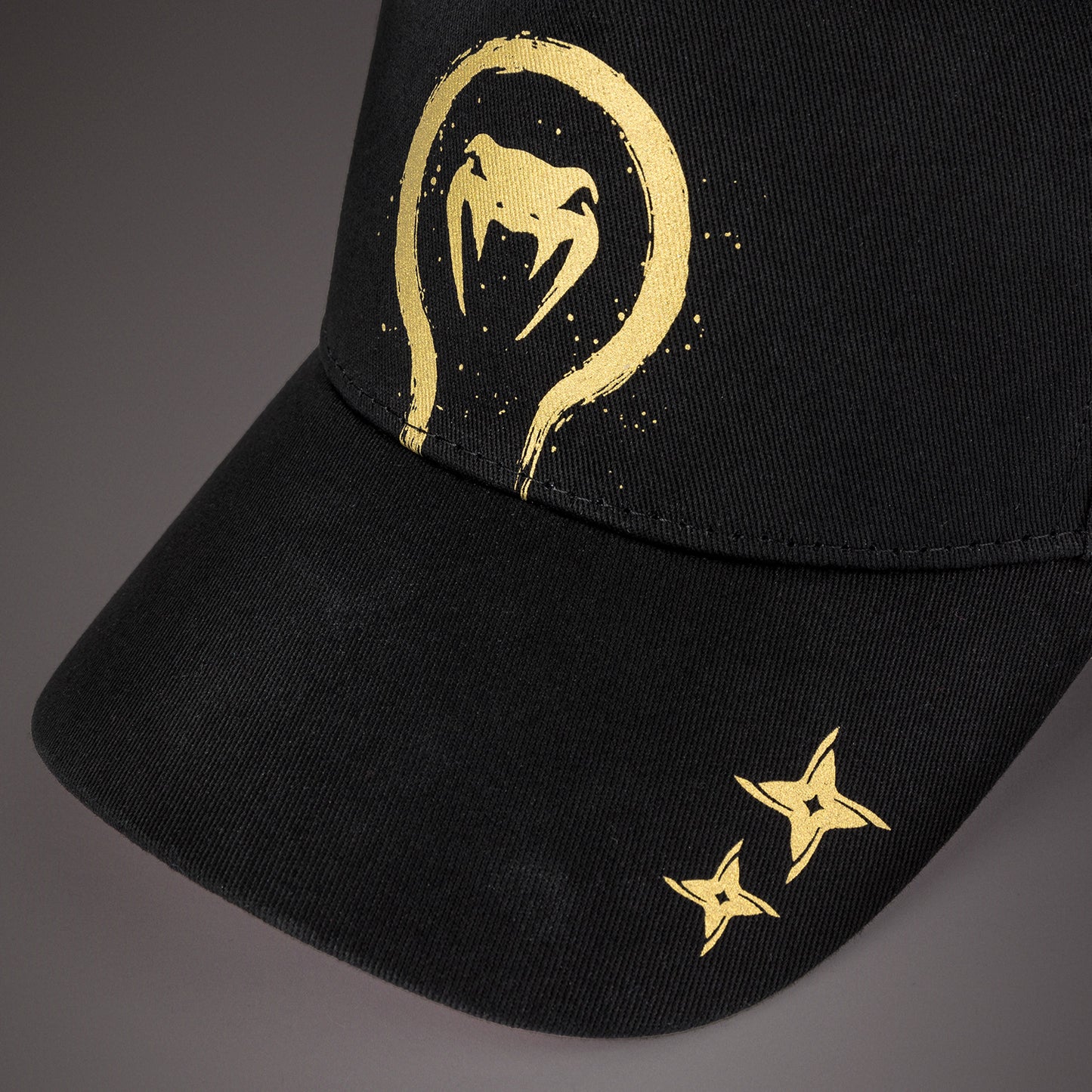 Venum x Assassin's Creed Shadows 棒球帽 – 黑色
