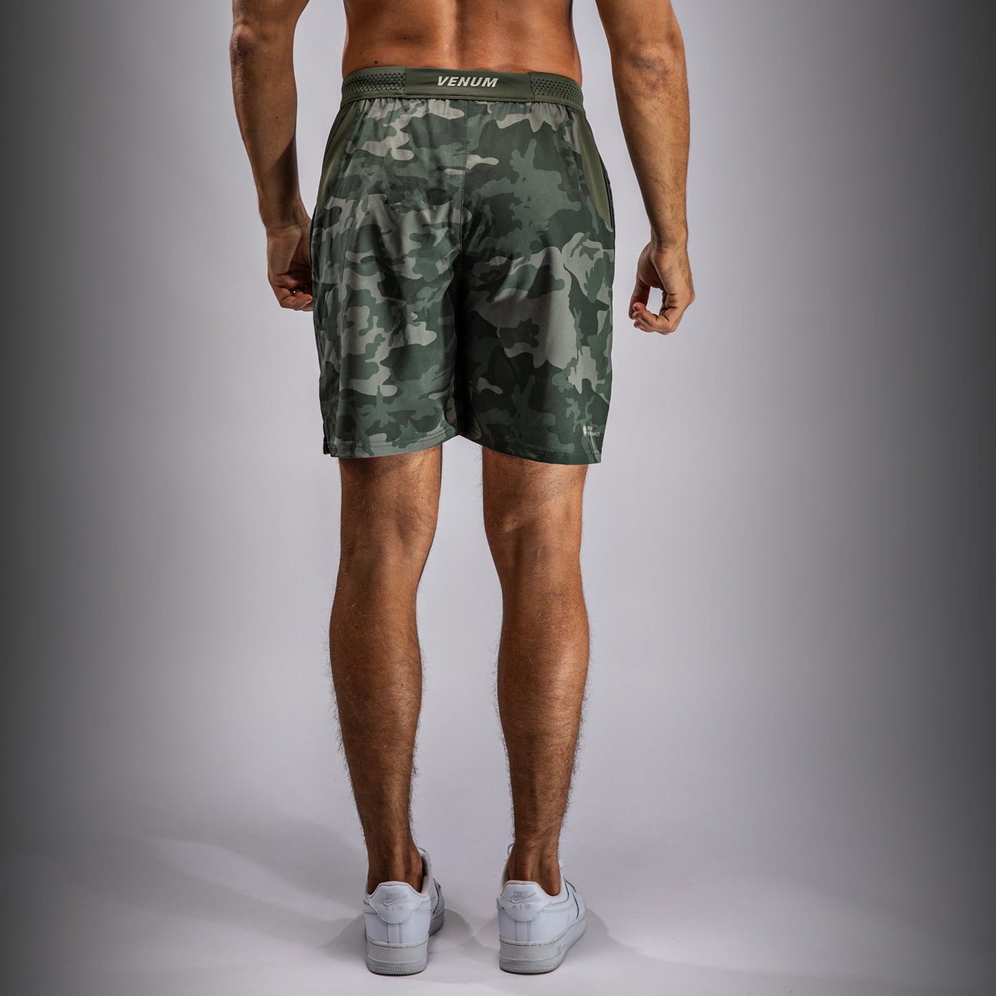 Venum G-Fit Air 男士训练短裤 – 军绿色迷彩