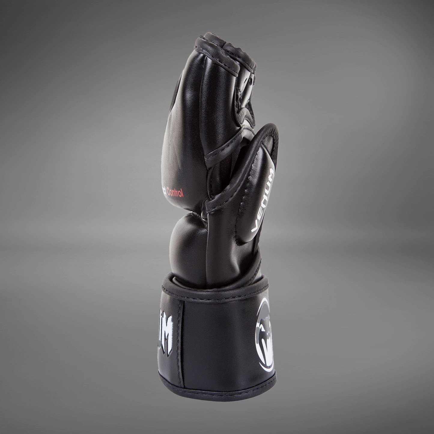 Venum Impact MMA手套 – Skintex皮革 – 黑色