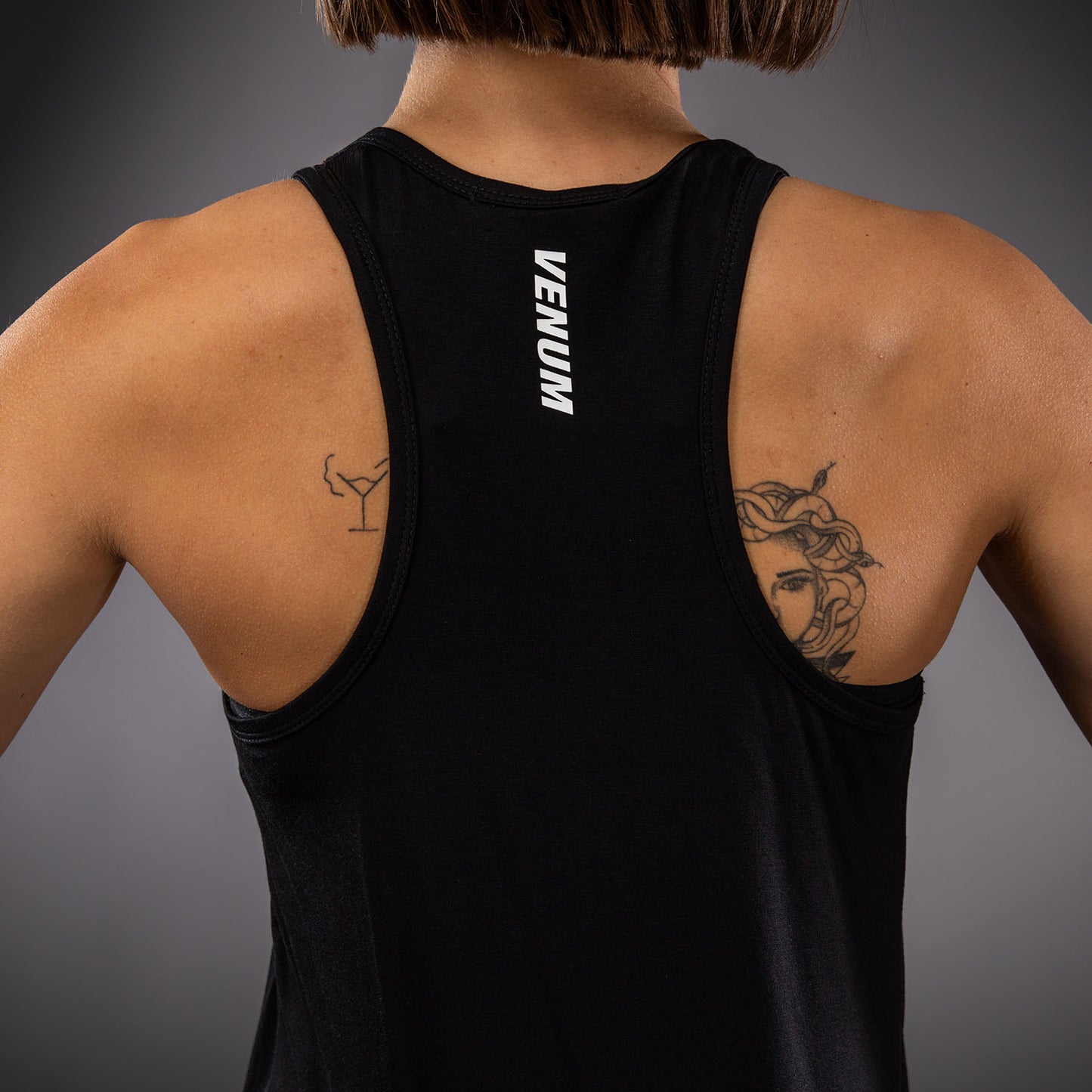 Venum Essential 女士款 Racer Back 背心 – 黑色