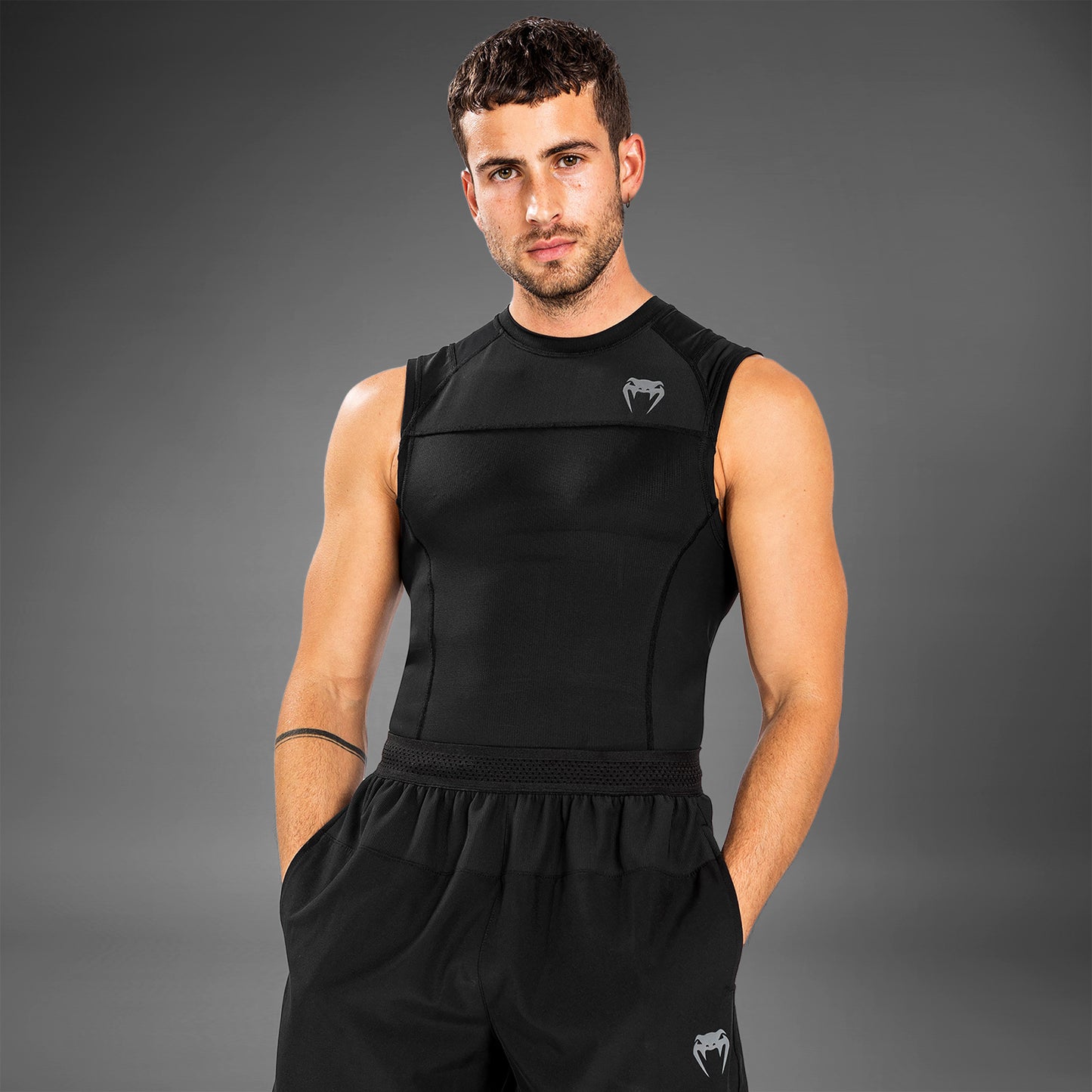 Venum G-Fit Air 紧身防磨衣–无袖–黑色