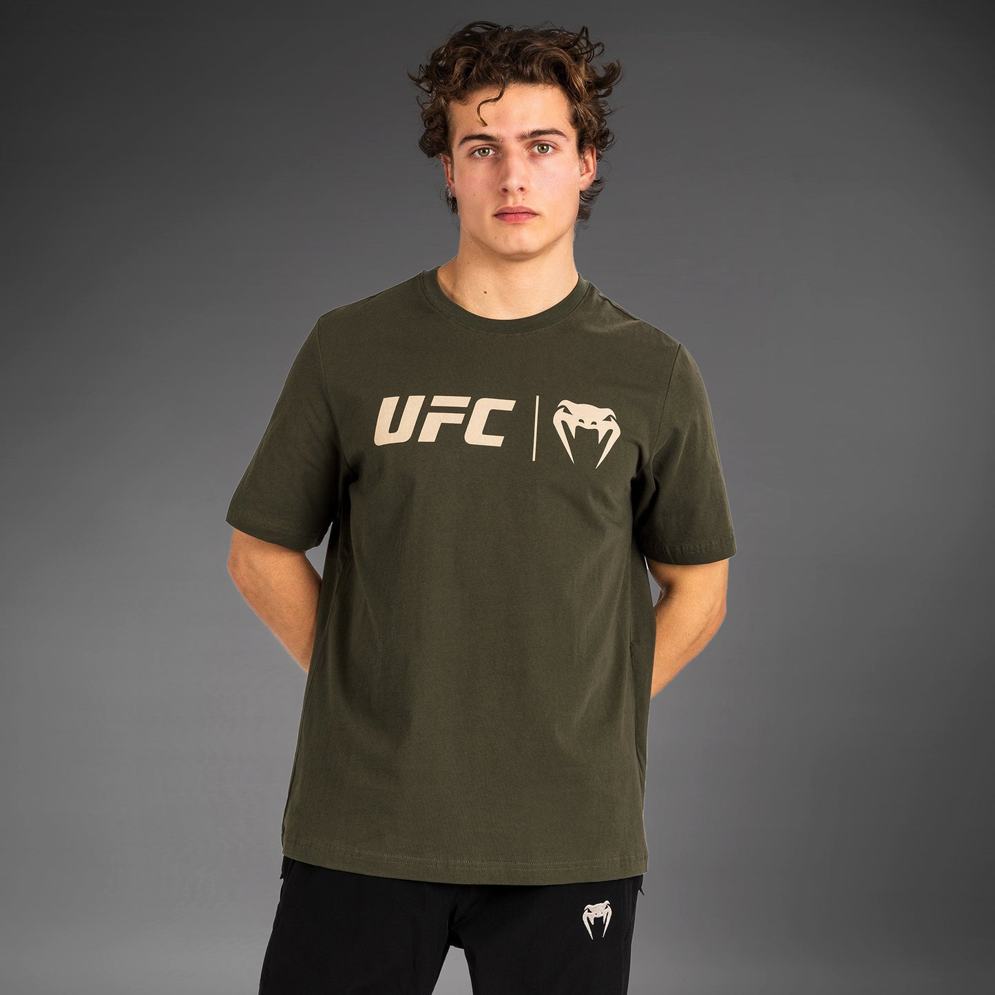 UFC Venum Classic 棉质T恤 – 卡其色/青铜色