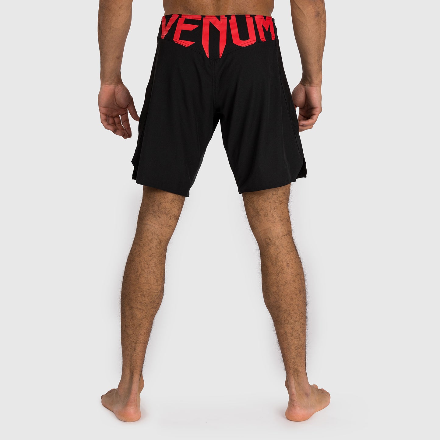 Venum Light 5.0 格斗短裤 – 黑色/红色