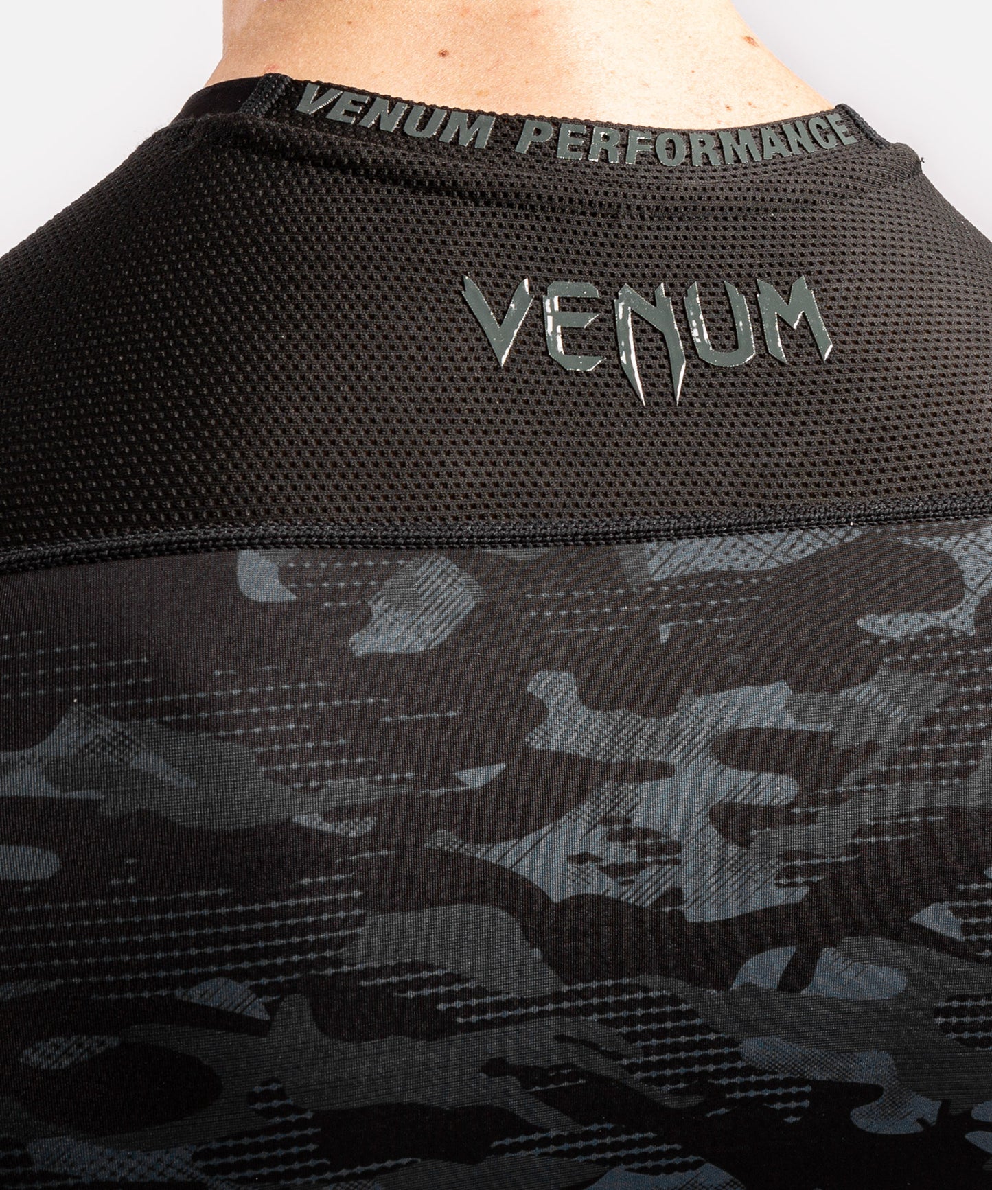 Venum Defender Rashguard - Long Sleeves - Dark camo