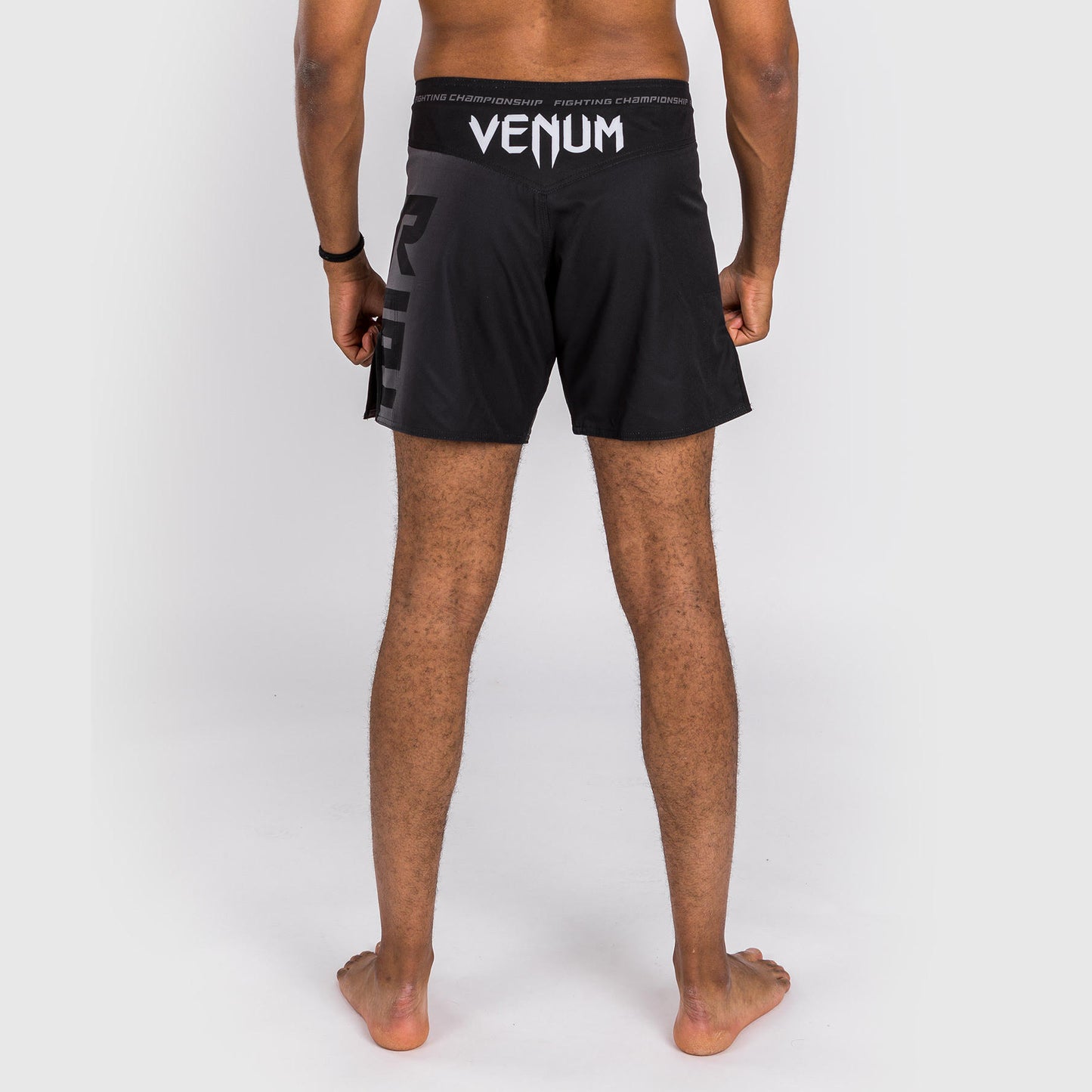 Venum x Ares 格斗短裤 – 黑色