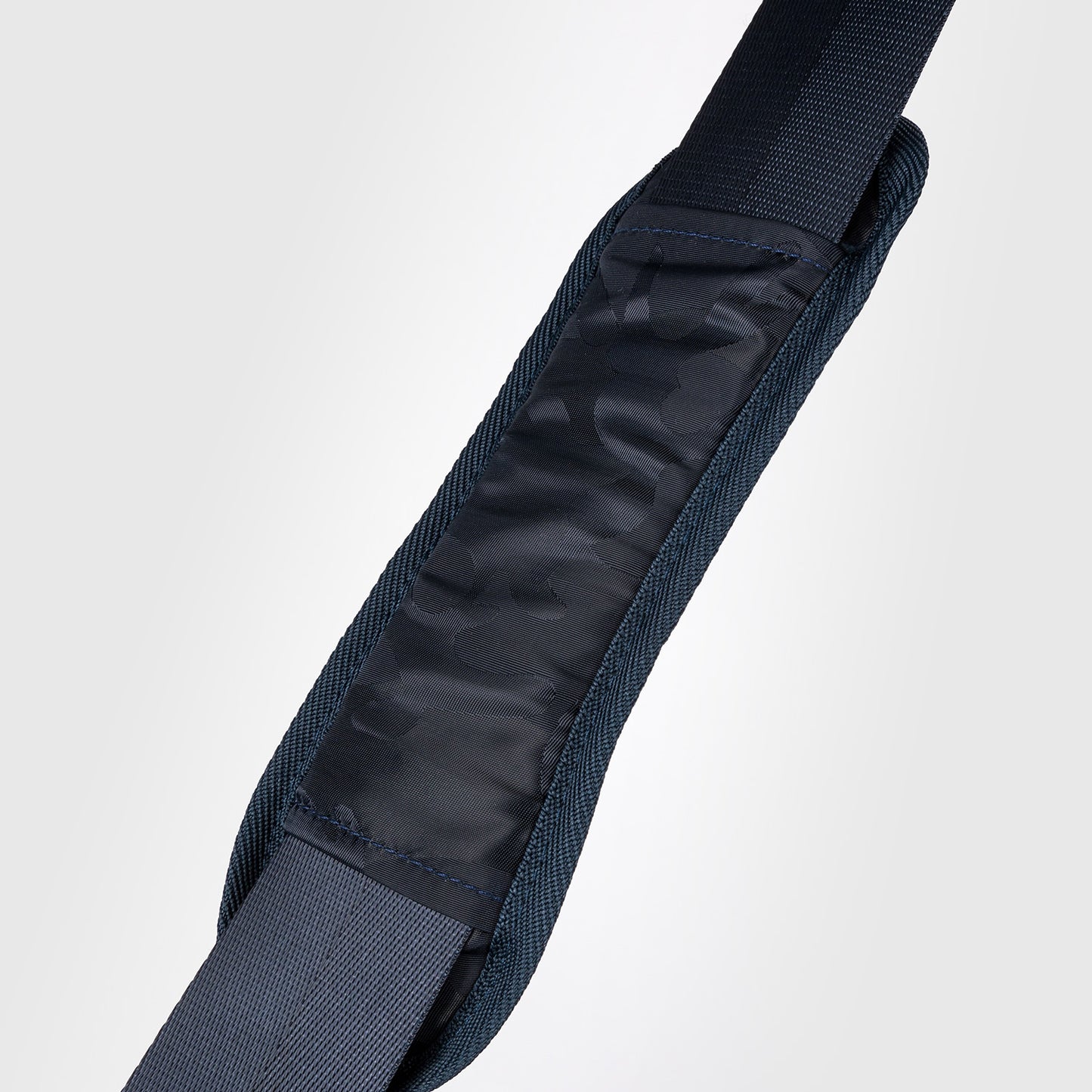Venum Trainer Lite 运动包（48升）– 迷彩色/蓝色