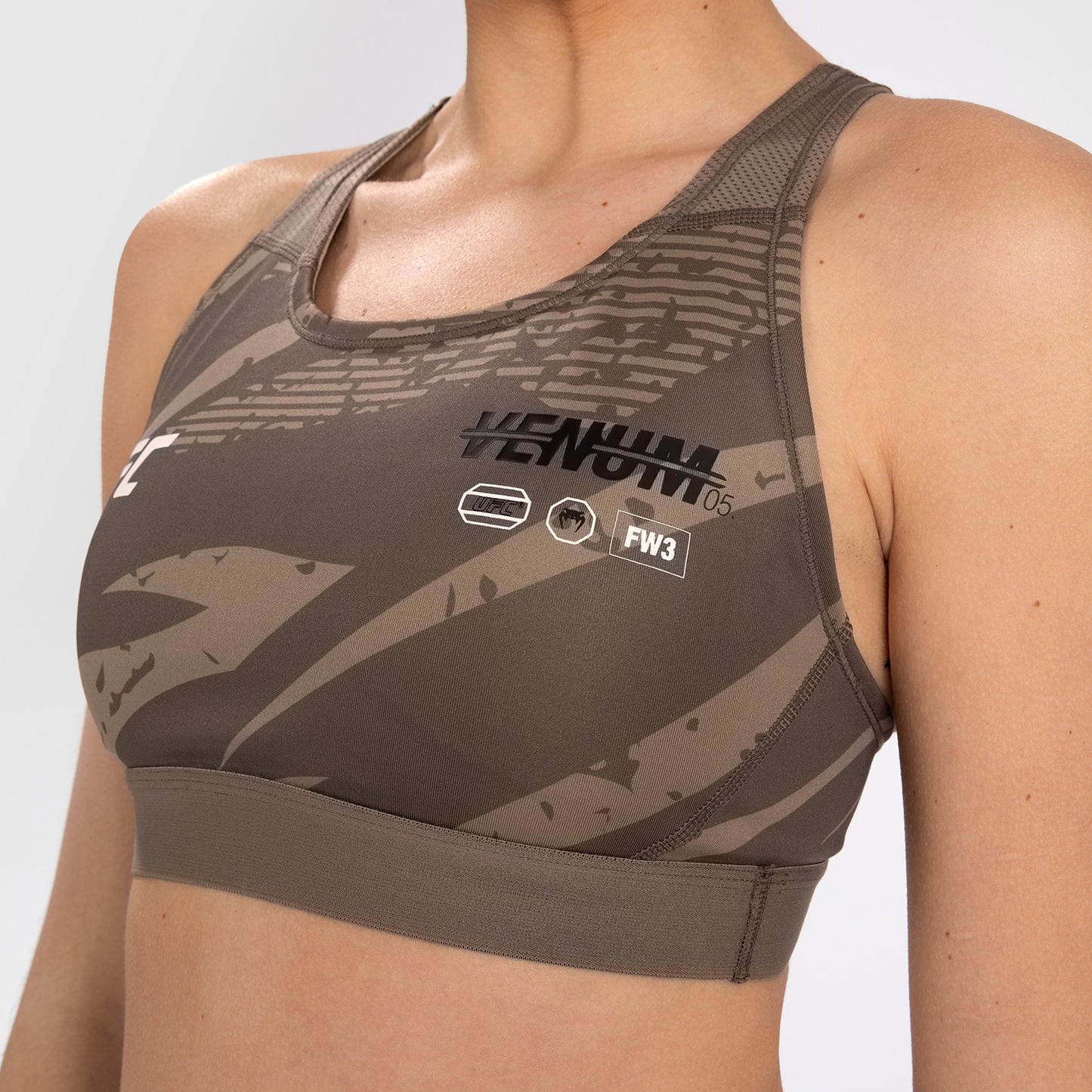 UFC Adrenaline by Venum Fight Week 女款运动内衣 – 沙漠迷彩