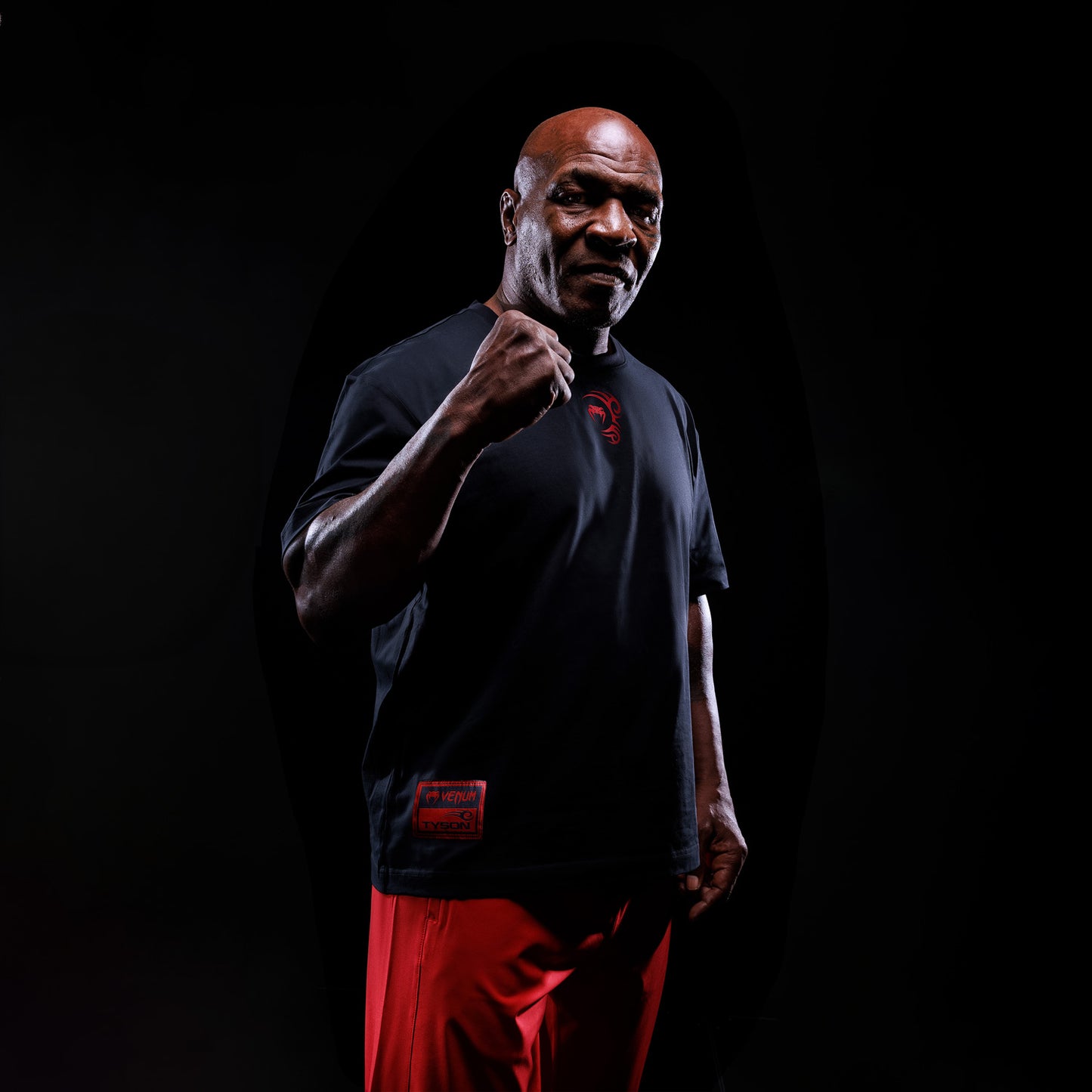 Venum x Mike Tyson: Tiger T恤 – 深黑色