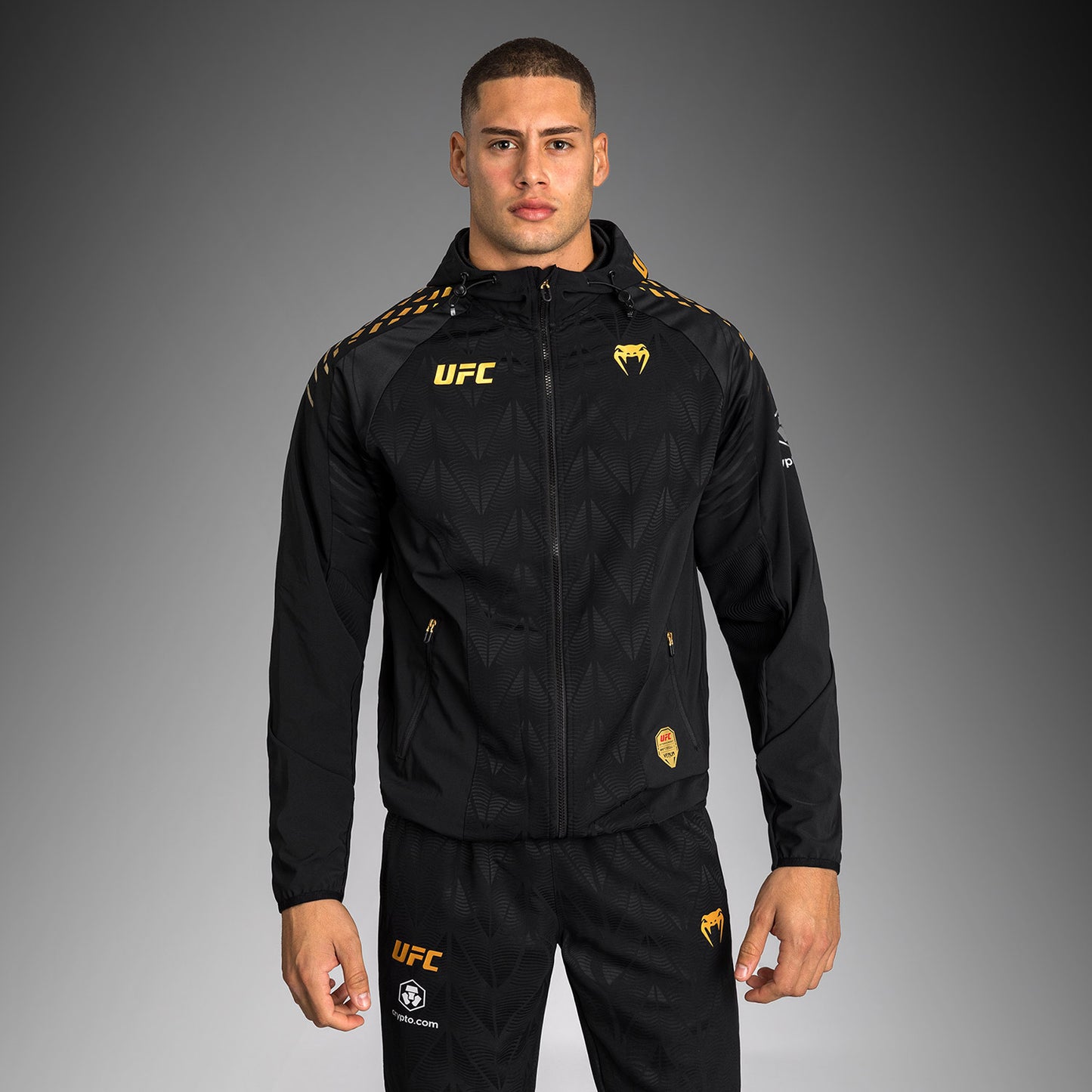 男士款 UFC Zenith by Venum Champion 正品比赛入场连帽衫