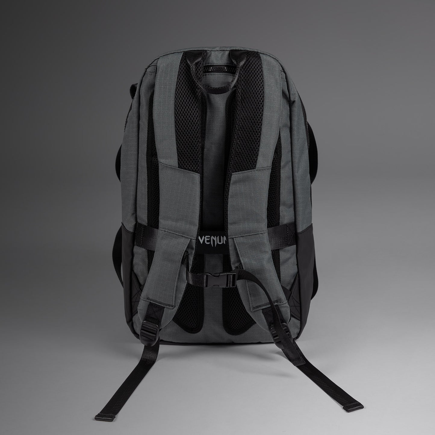 Venum Evo 2 Ripstop 背包 (20-25L) – 风暴灰