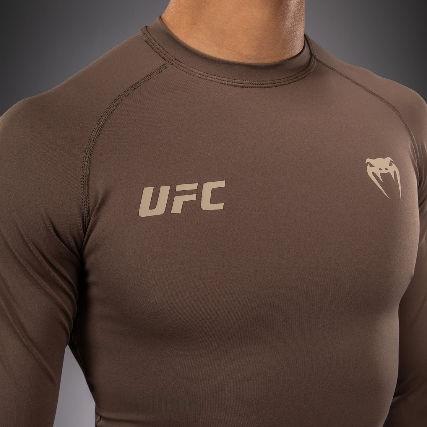 Venum UFC Unity by Venum Authentic Fight Week 男子功能长袖紧身防磨衣 - 棕色