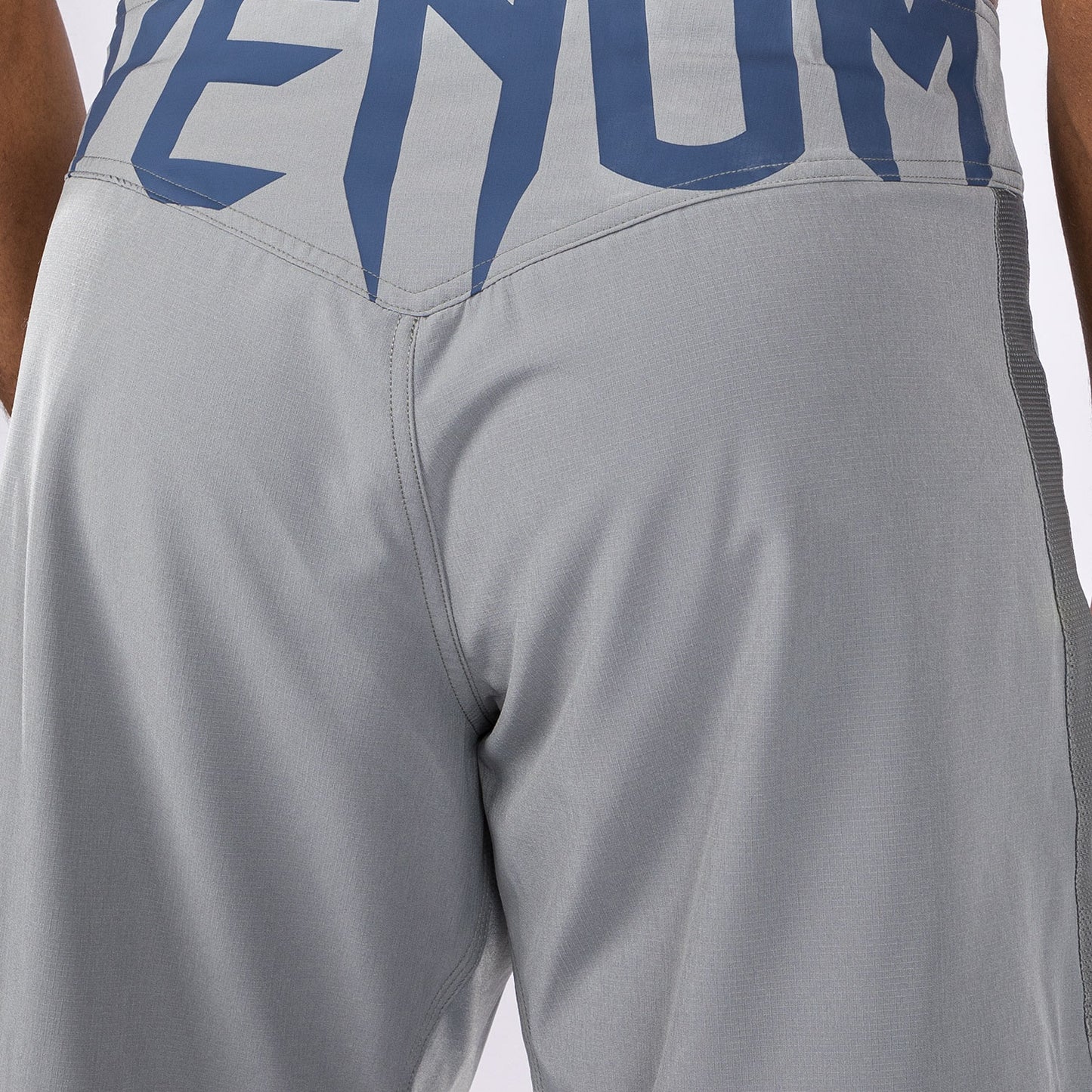Venum Light 5.0 格斗短裤 – 灰色/蓝色
