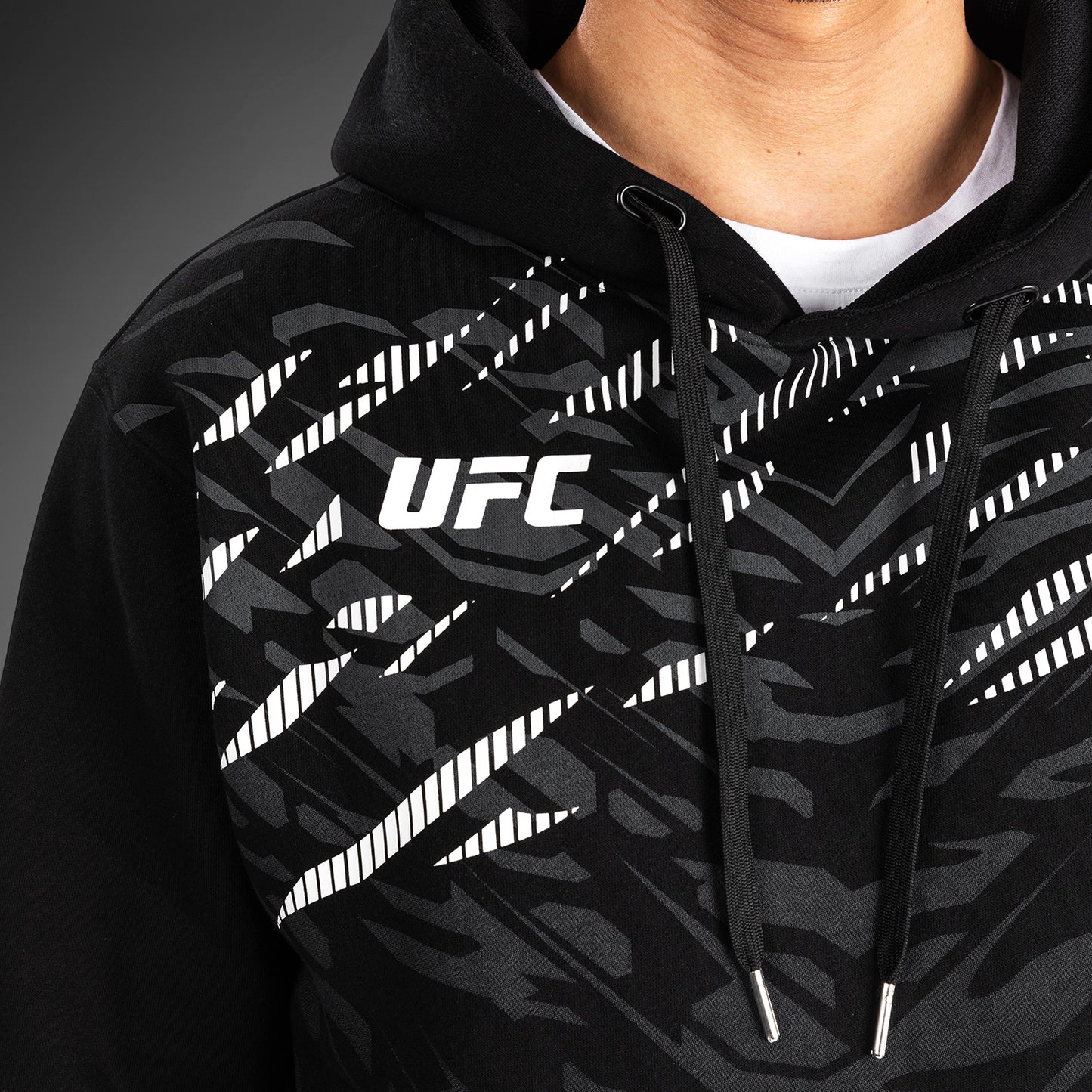 UFC Fusion by Venum 男士款连帽衫 – 黑色